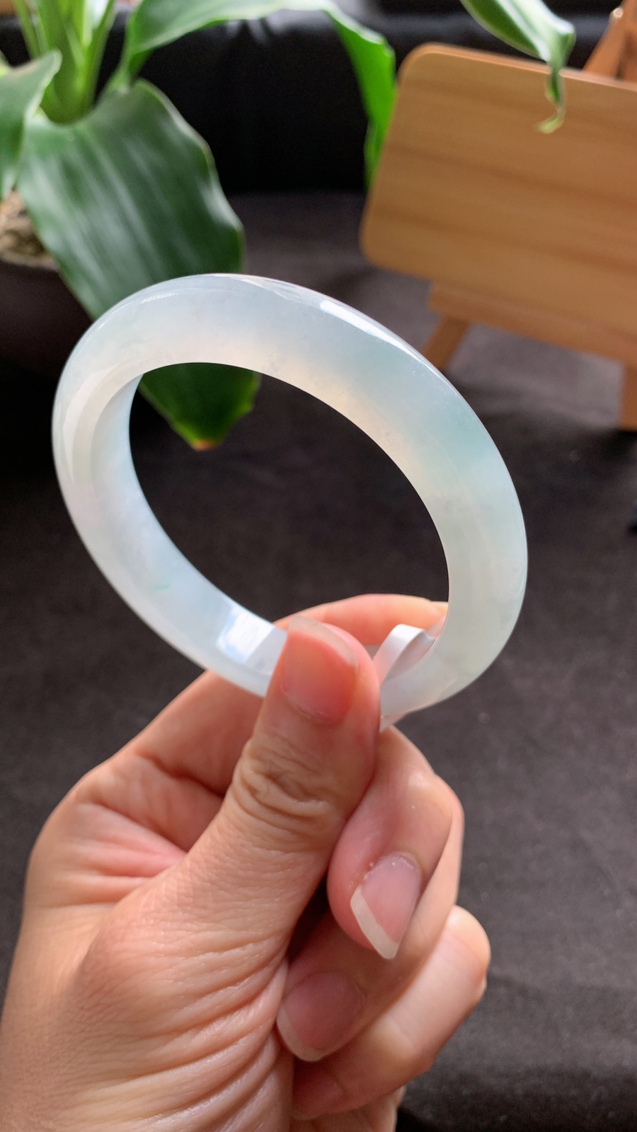 57圈口 天然A货翡翠手镯 水润细腻 种水好