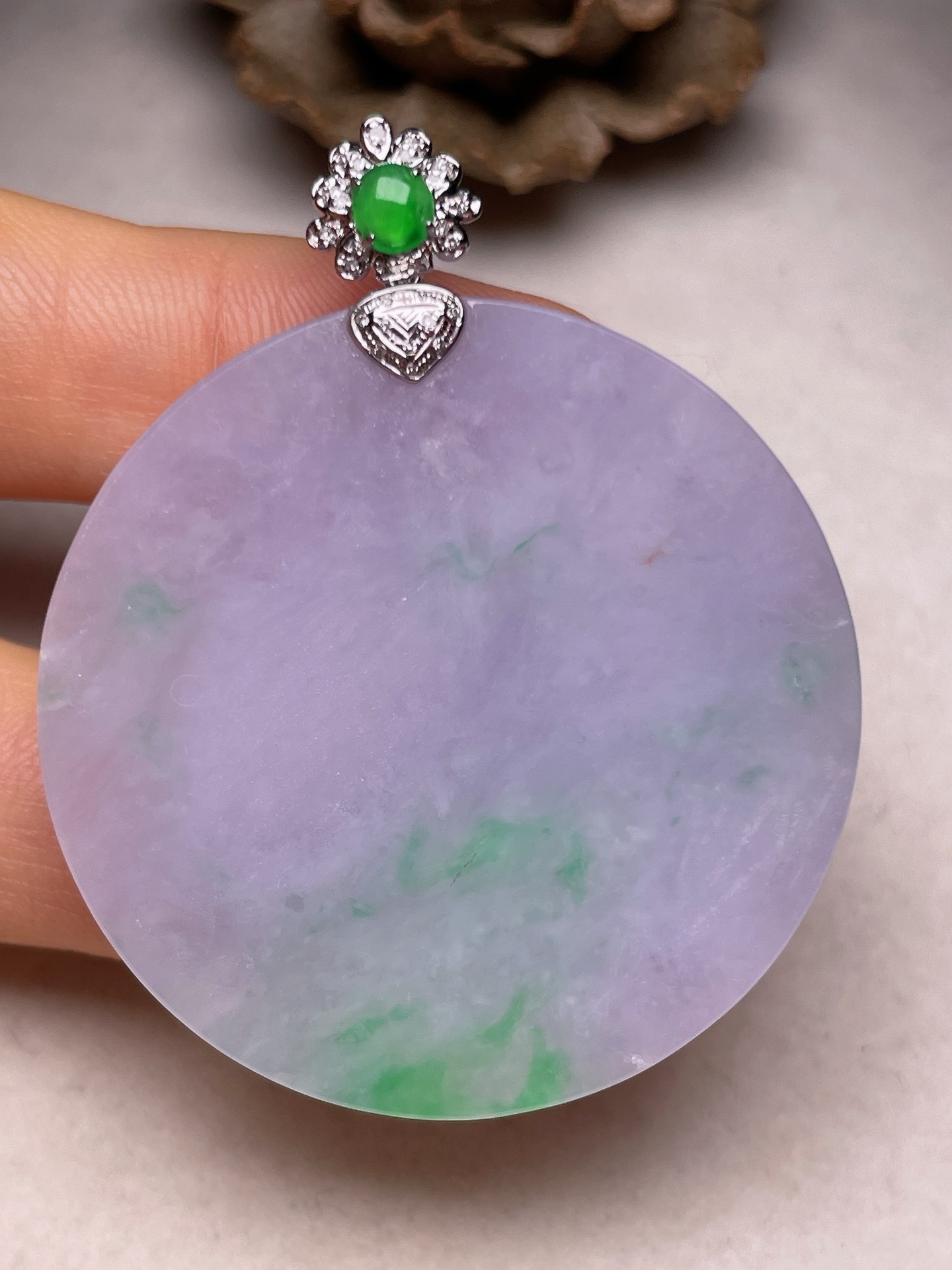 ️ 18k金镶平安无事牌，冰糯种满紫，无裂，一手货源整体长47.8