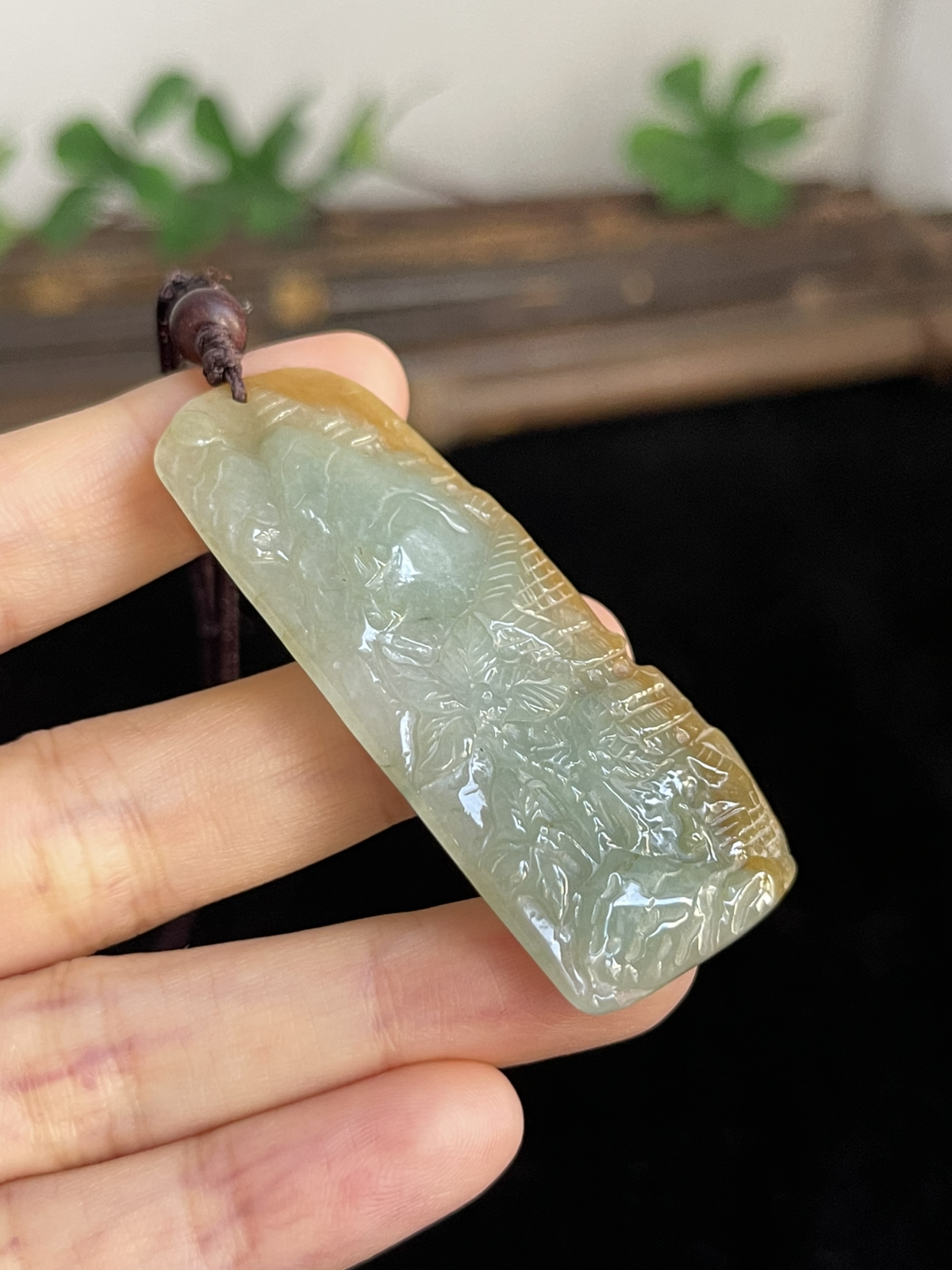 翡翠山水，配珠未测
