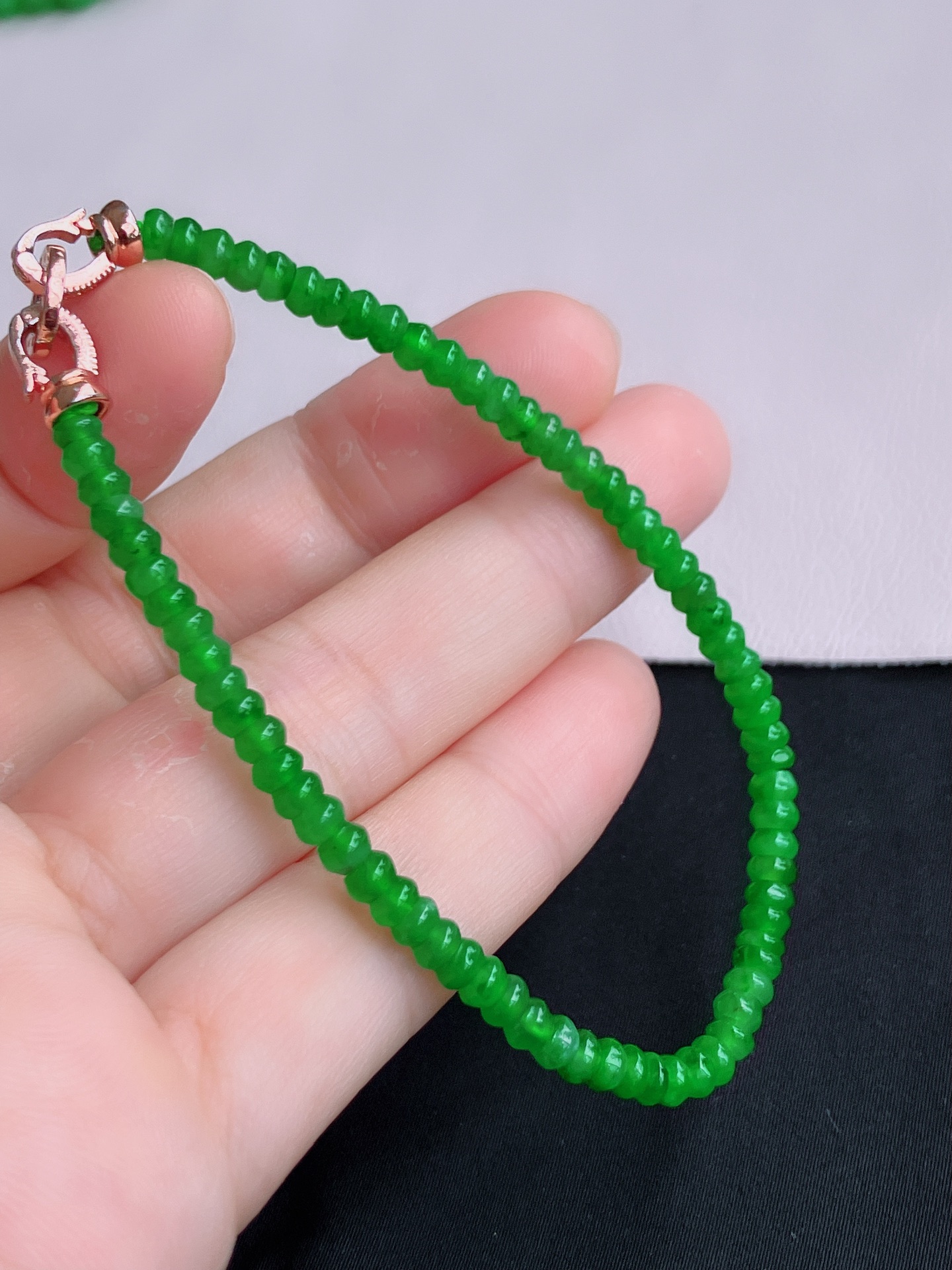 ️，翠绿手链，色美清爽，尺寸4，自然光实拍