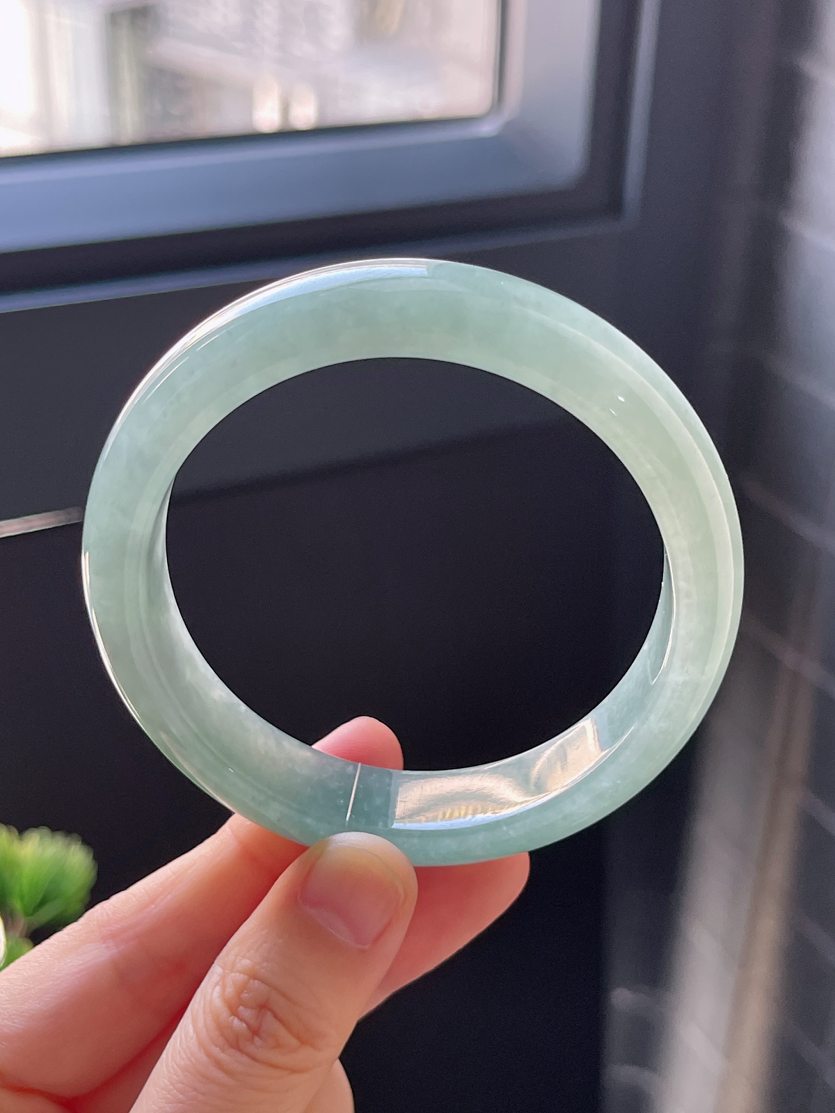 正圈56.7圈口，翡翠冰糯种绿色手镯