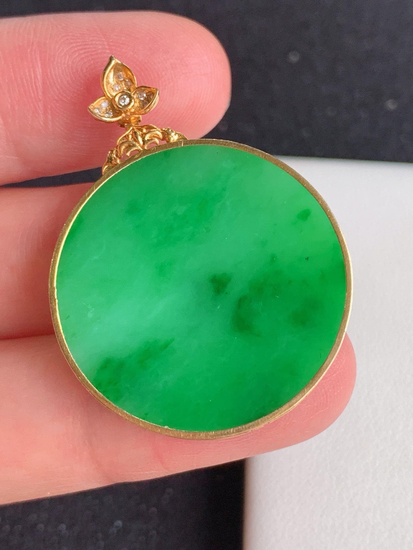 ️，18k镶嵌冰绿无事牌，无裂尺寸：35/8，编号