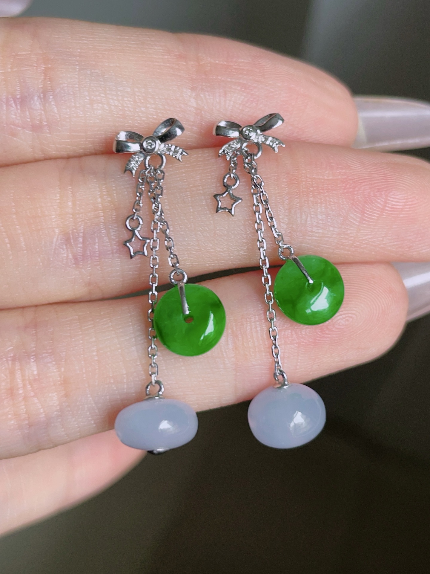 ️ 冰双彩耳坠，色泽鲜艳，种老水润，18k金镶嵌 32.7，裸石 8.4/4.7