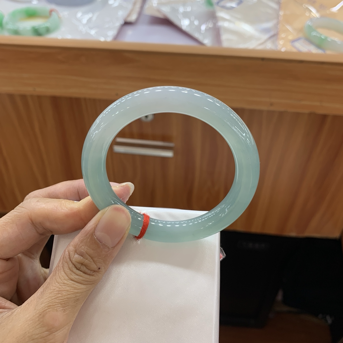 042817FN，冰蓝胶圆条翡翠手镯，54-9.7-9.5