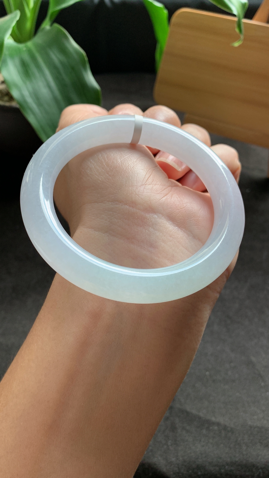 56圈口 天然A货翡翠手镯 圆条 种水好 小清新