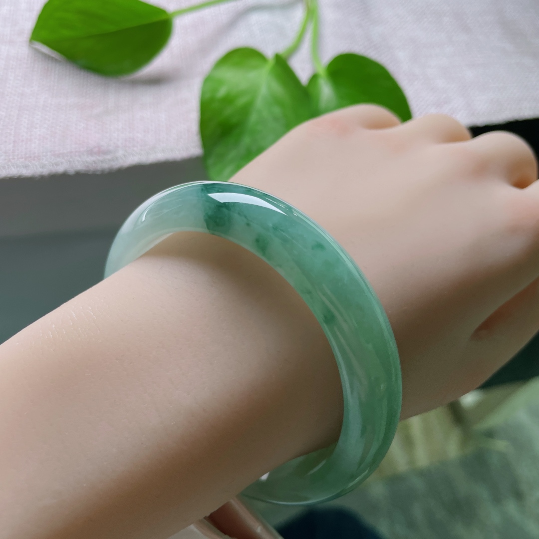 57.6/13.1/8.2飘花正圈，冰润细腻，种老，悠悠岁月，如诗如画，有棉线，ss50227a