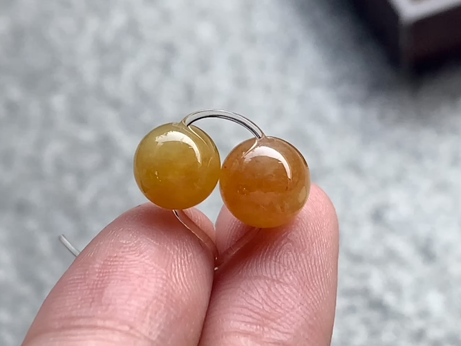 ️ 黄珠一对，尺寸8×8.4/8.3×8.2