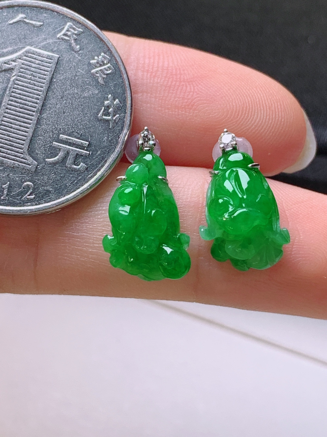 ️ 冰阳绿白菜耳坠，无裂色阳，裸石12.9/9.7/6.1
