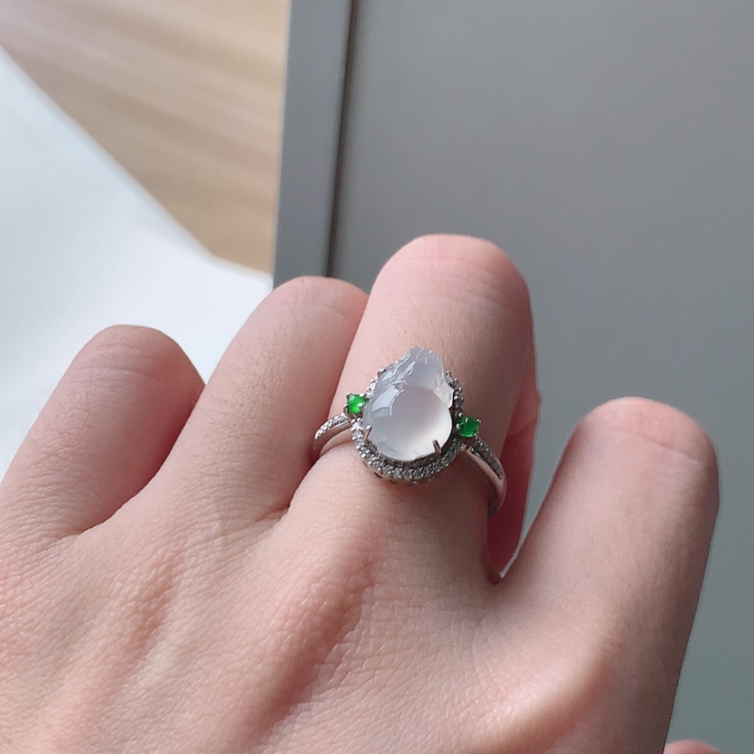 高冰貔貅女戒，水润起光感，无裂饱满，上手优雅时，货号32427，10.5-8-2.8