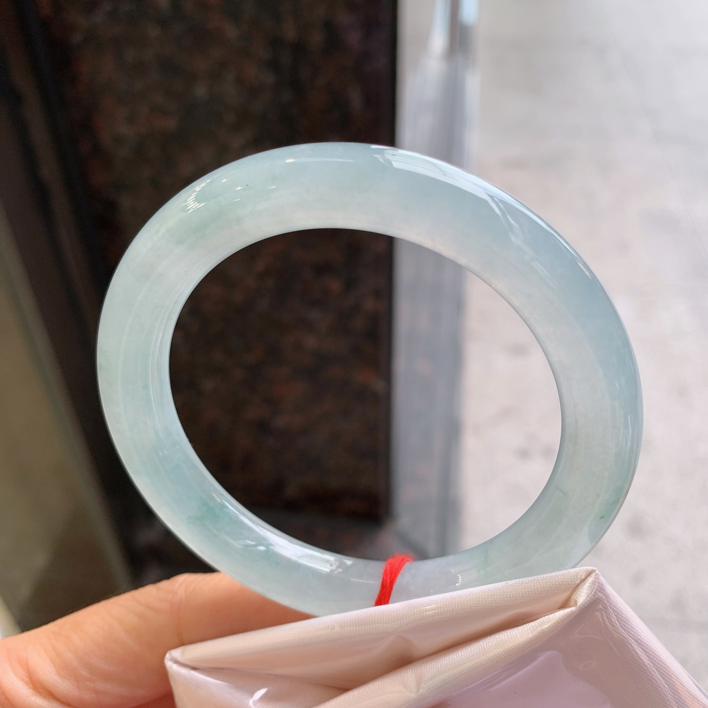 圆条冰晴飘花，无裂，尺寸：58/10/10.4，冰润