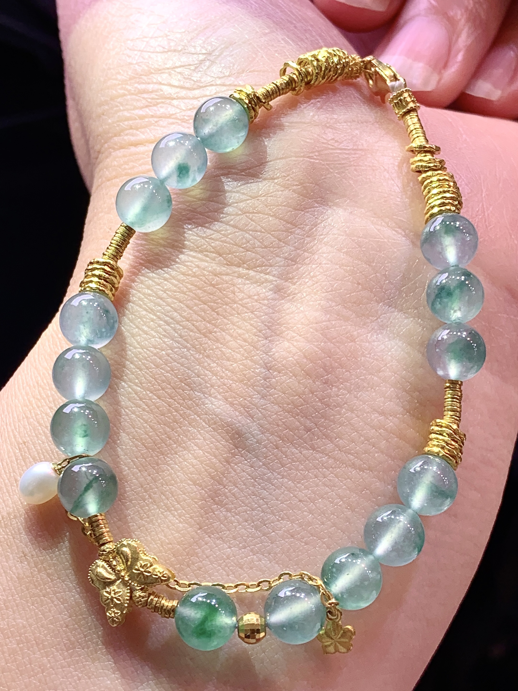 18k金镶嵌冰飘绿圆珠手链 玉质细腻 色泽艳丽清新 水润亮眼 整体尺寸6.2m5