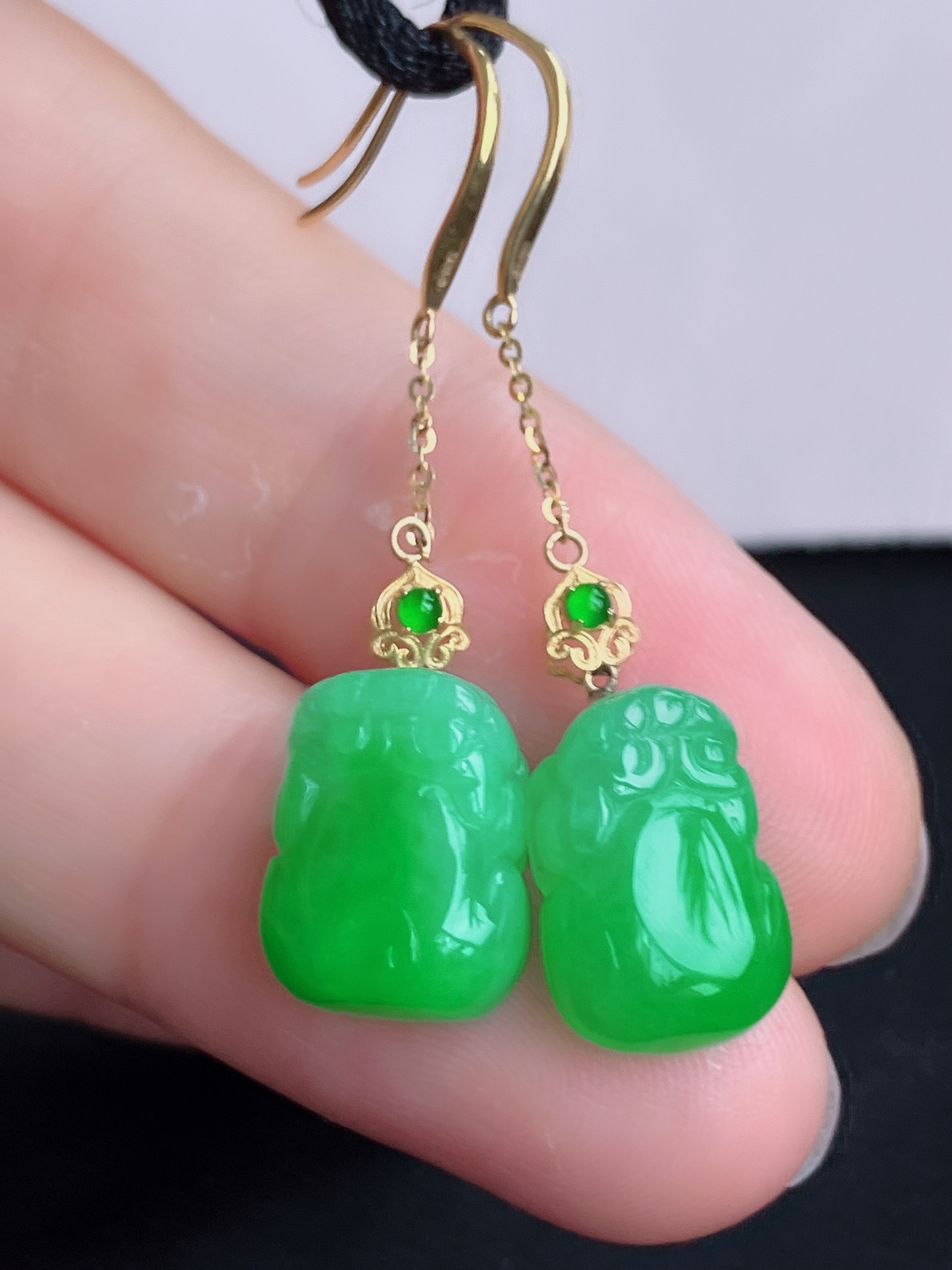 ️翠绿貔貅耳环，简约时尚，尺寸44/14.8/9，自然光实拍
