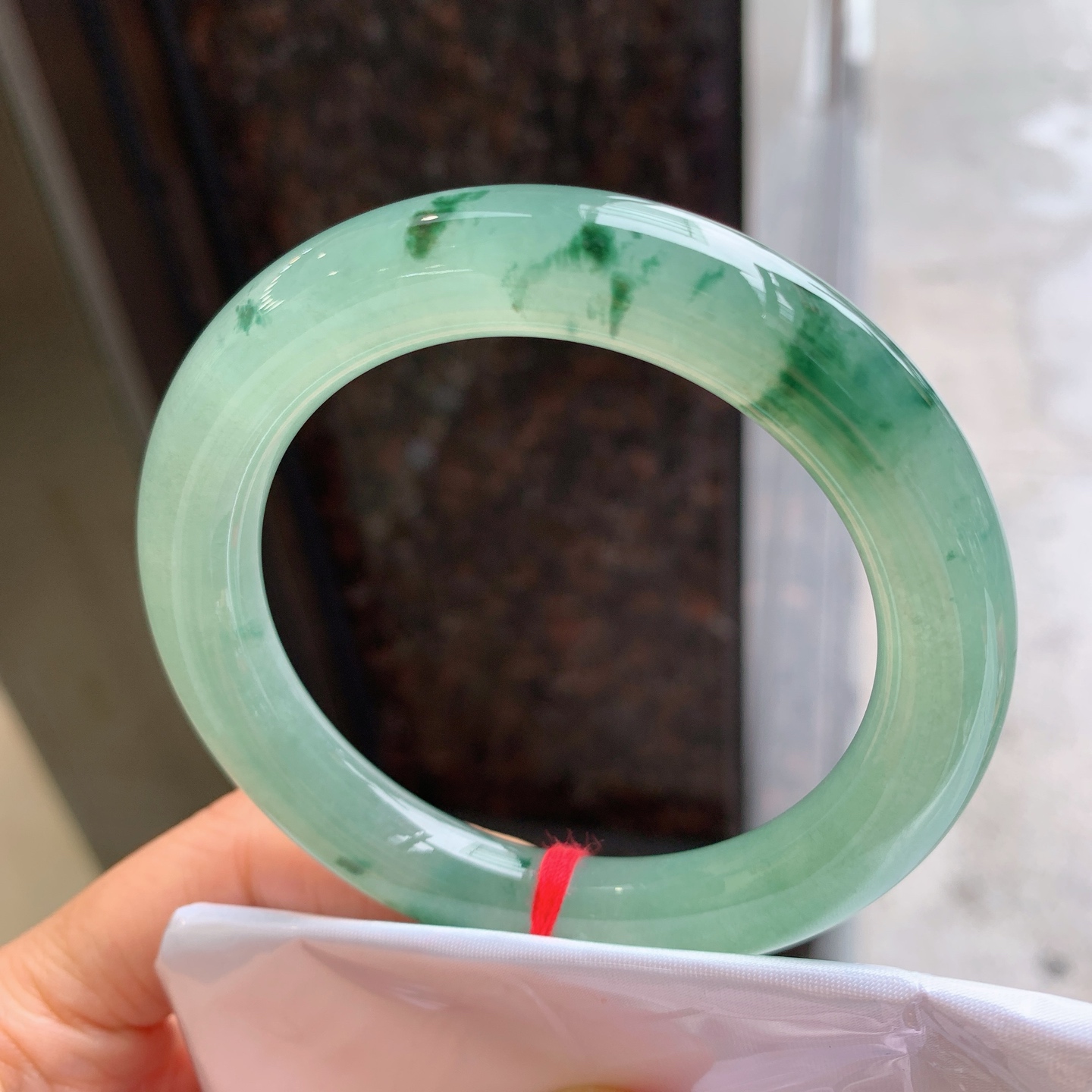 圆条冰晴飘花，有纹微扣，尺寸：56/10.8，冰润