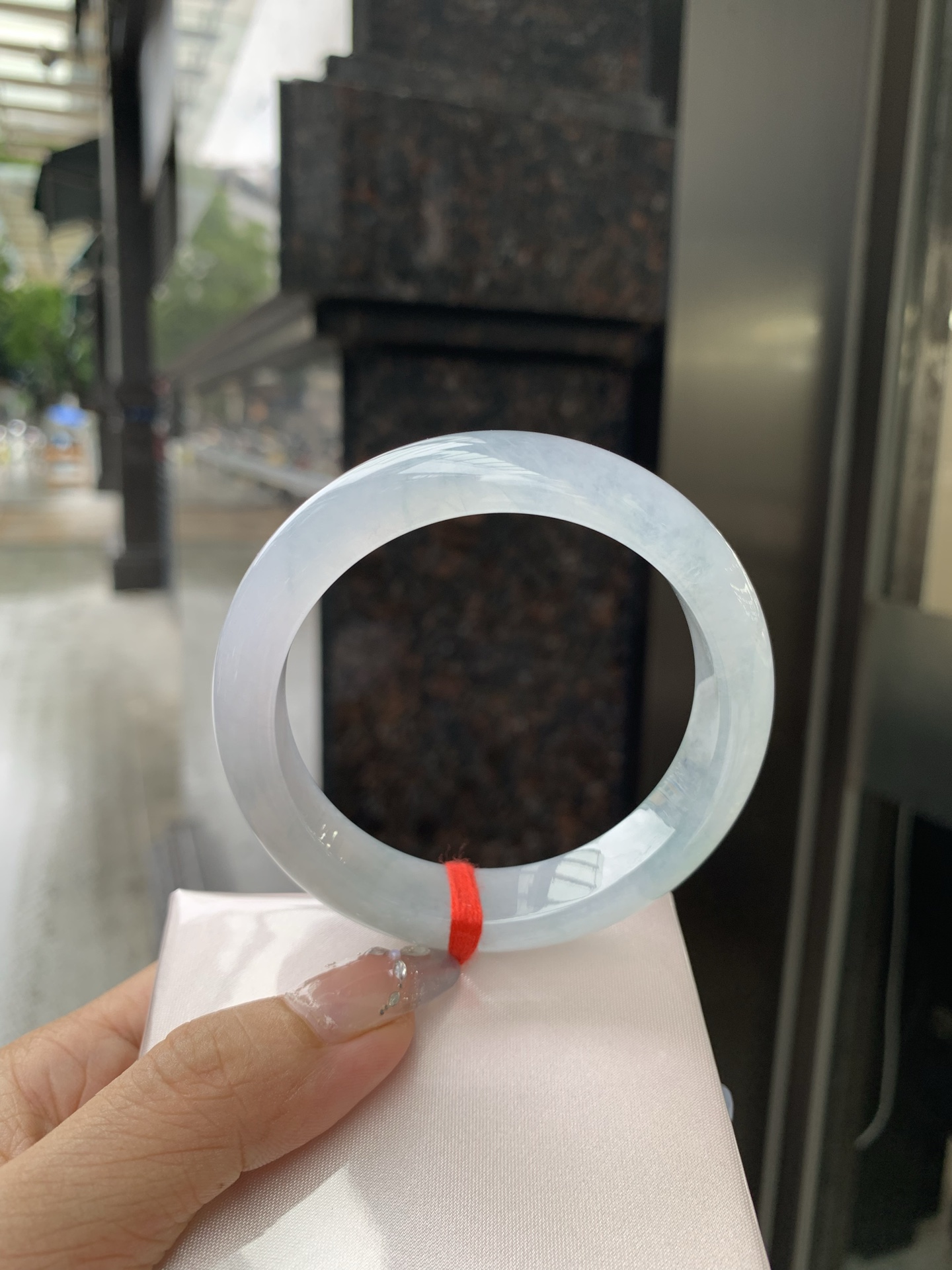 冰飘花正圈，57-8.5-13，0429-H363-81，打灯棉絮，底妆冰透，胶润细腻，蓝花灵动飘逸，勾勒出一幅唯美诗意的山水意境画，古典优雅又秀气