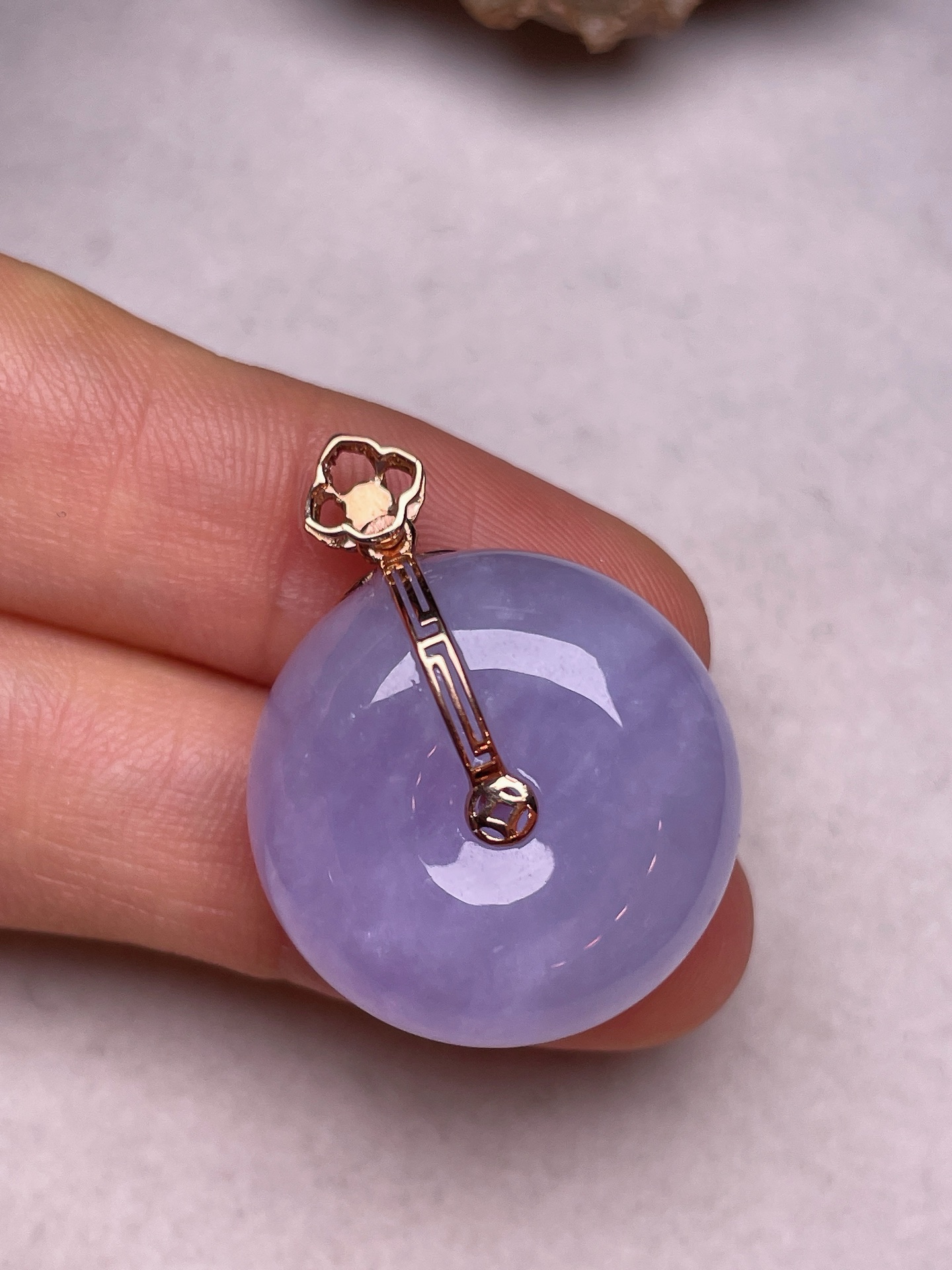 ️ 18k金镶平安扣，冰糯种满紫，无裂，一手货源整体长28.9，裸石尺寸22.2/12.5，编号