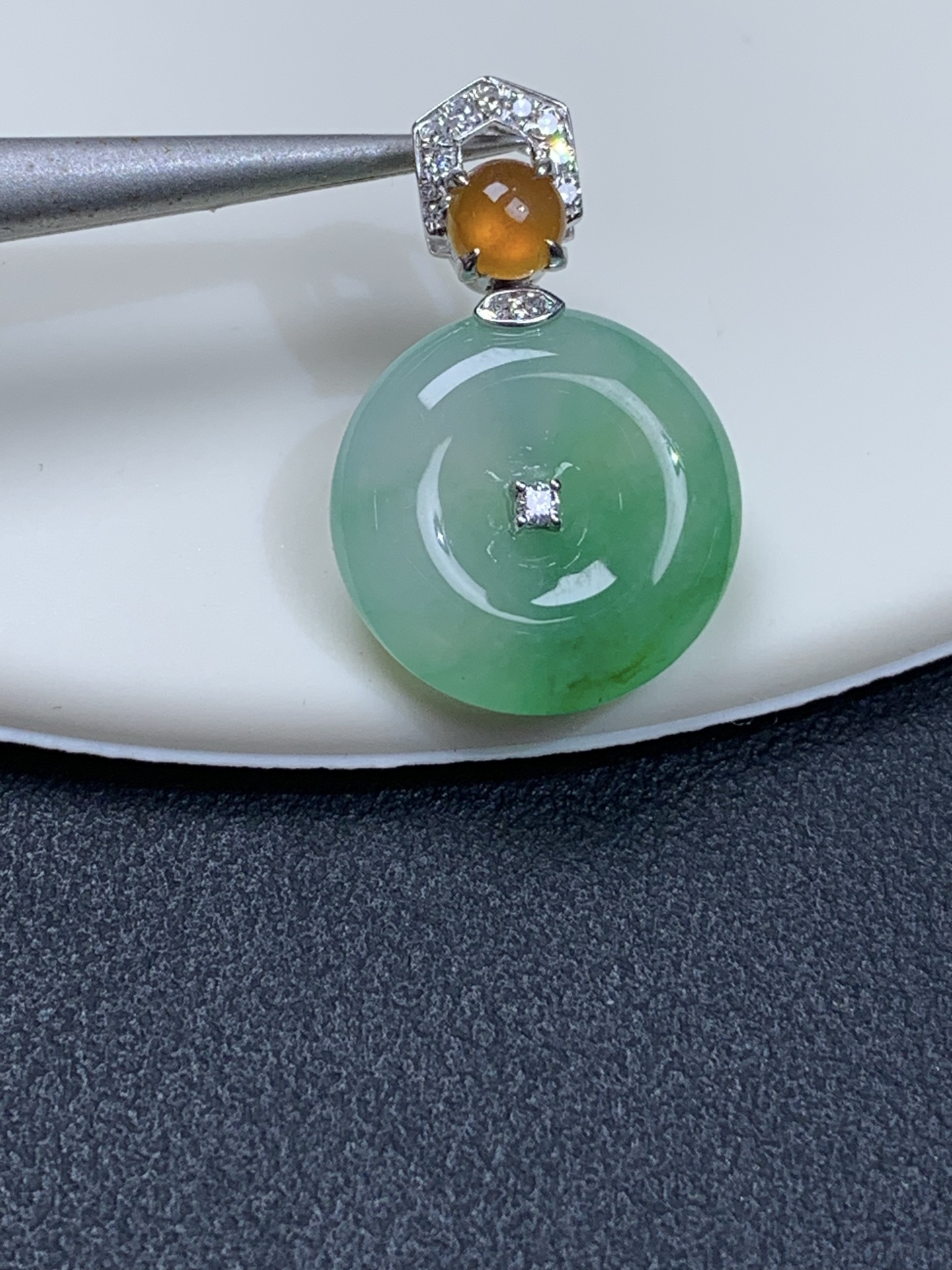 18k金镶嵌冰绿起光平安扣吊坠22/14.2/4.3