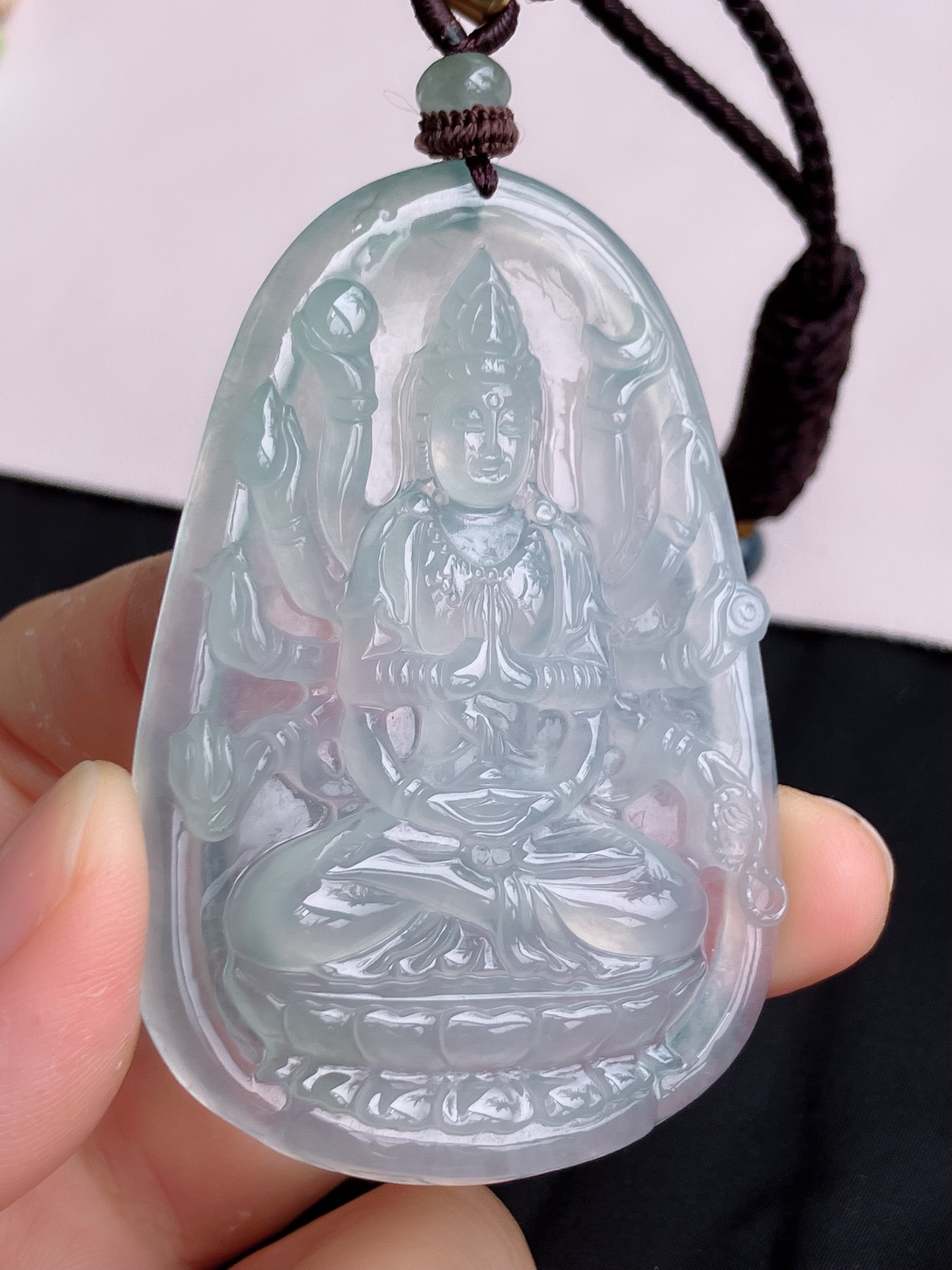 ️底色千手观音，晶莹剔透，尺寸68.8/46.5/6，自然光实拍