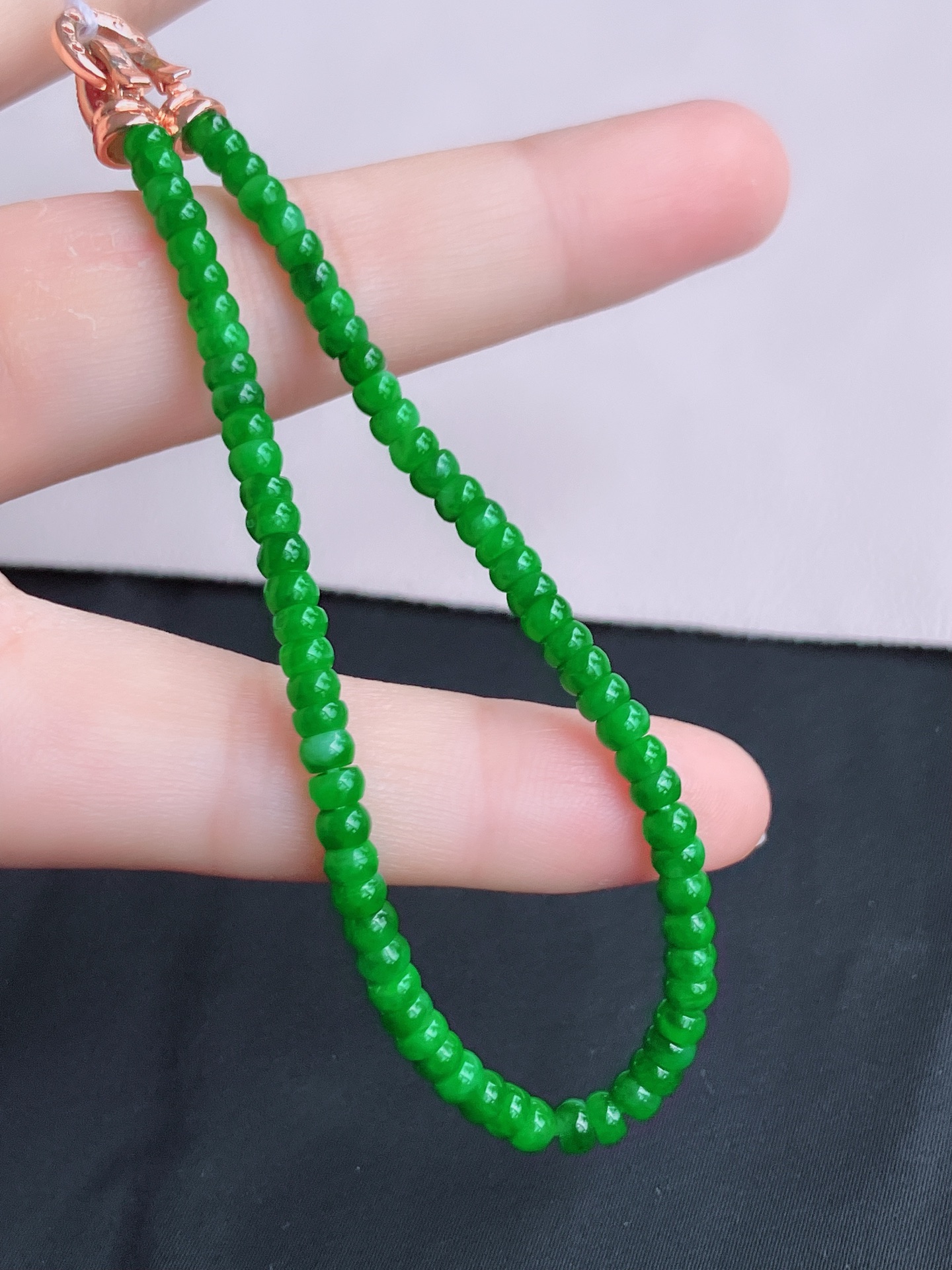 ️翠绿手链，色美清爽，尺寸4，自然光实拍