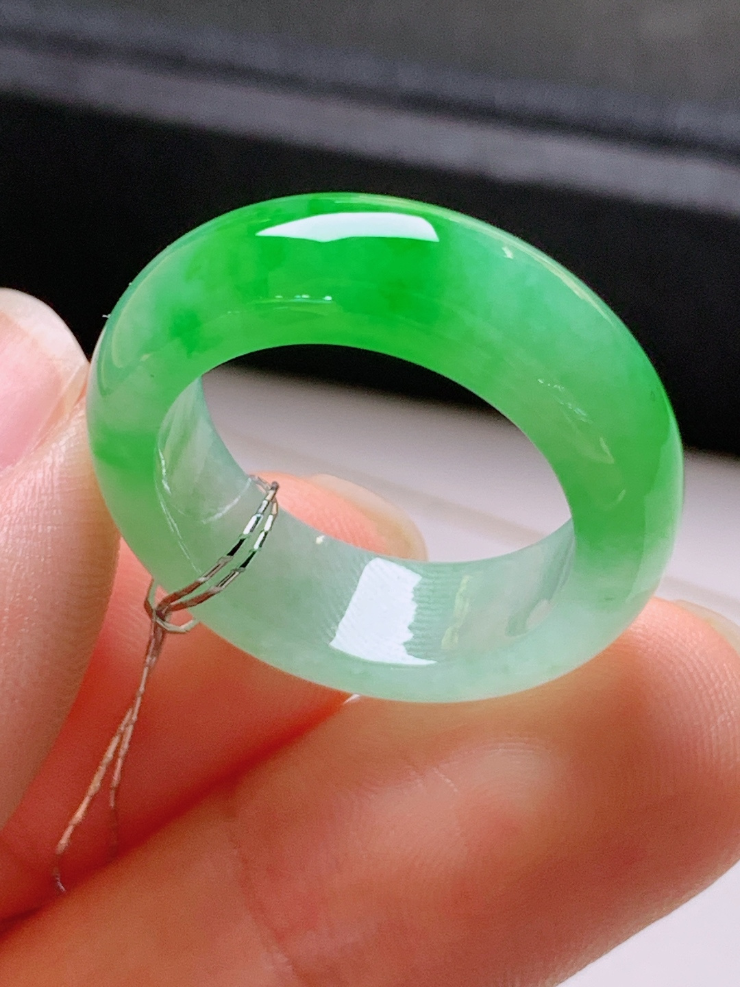 ️ 冰阳绿指环，无裂色阳饱满，裸石24.3/6.9/3.7，圈口13
