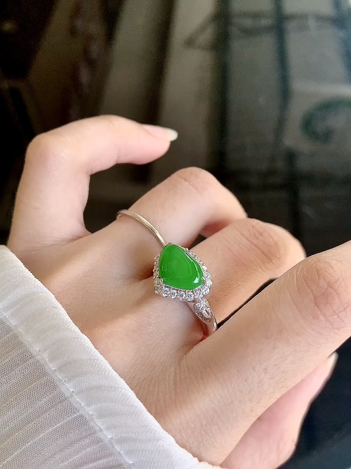 ️ 18k金镶嵌绿心形戒指尺寸11.6×14.1×8.4，裸石尺寸12.1×8，编号13