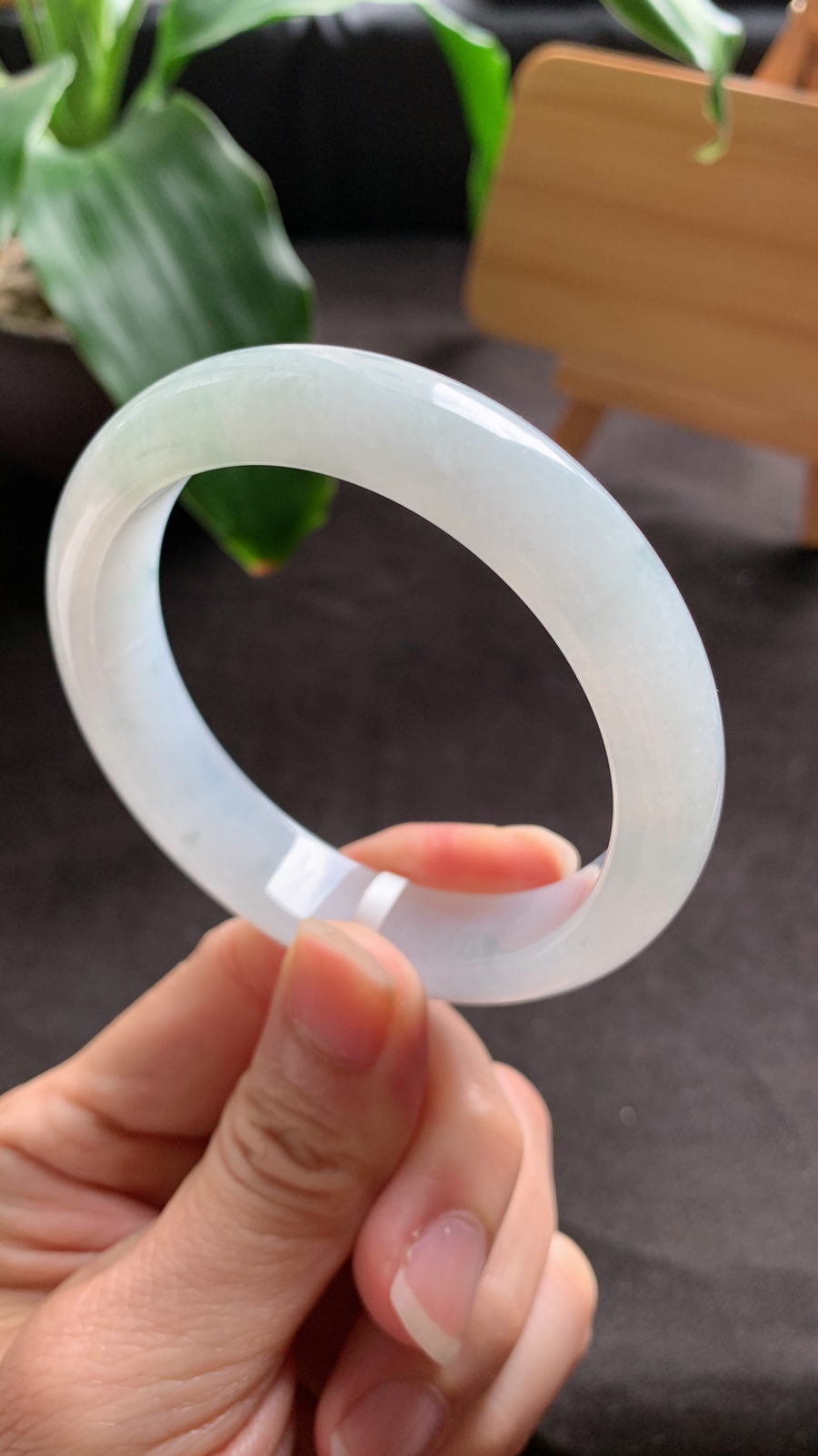 56圈口 天然A货翡翠手镯 清新 种水好 显气质