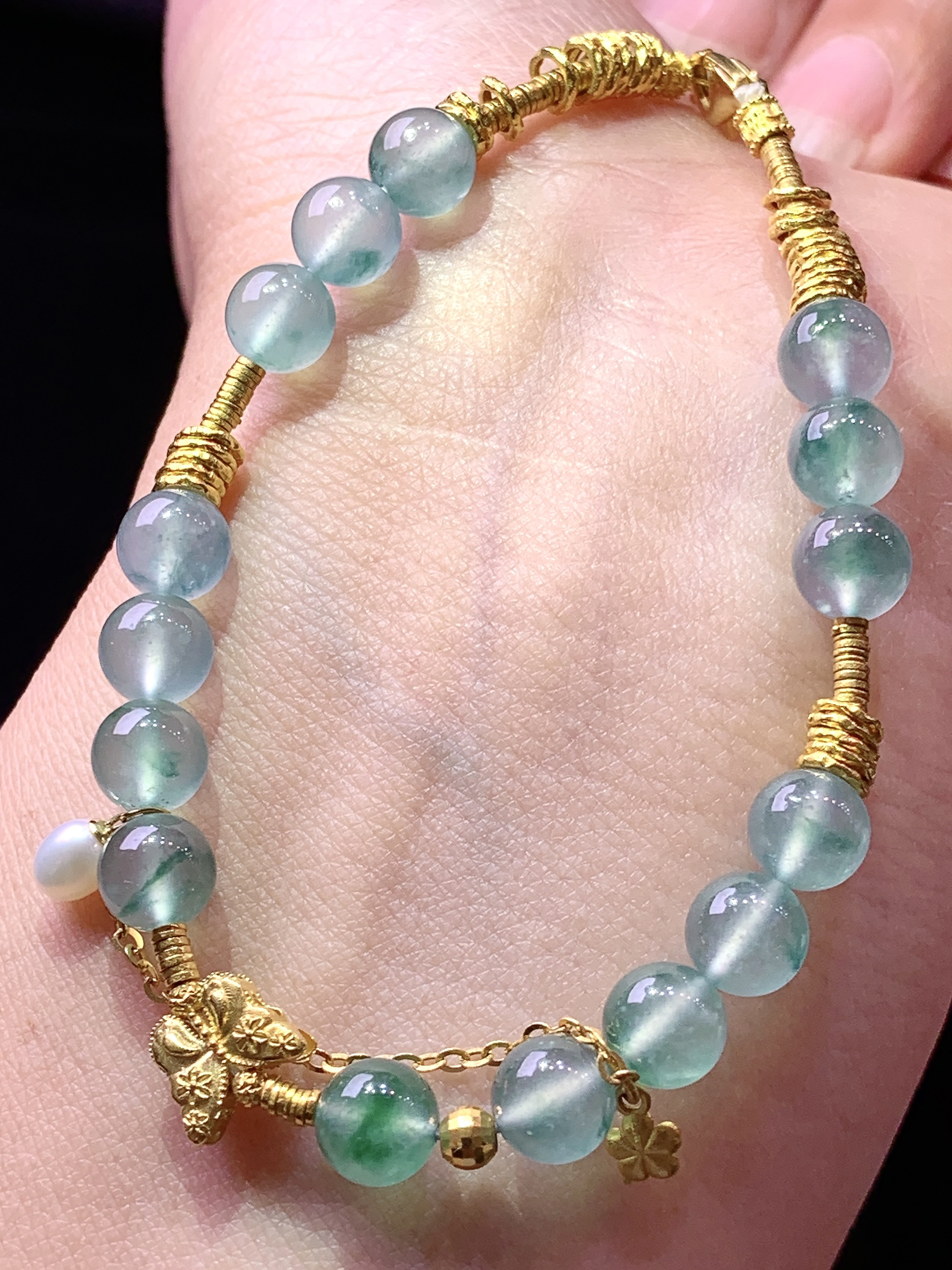 18k金镶嵌冰飘绿圆珠手链 玉质细腻 色泽艳丽清新 水润亮眼 整体尺寸6.2m5