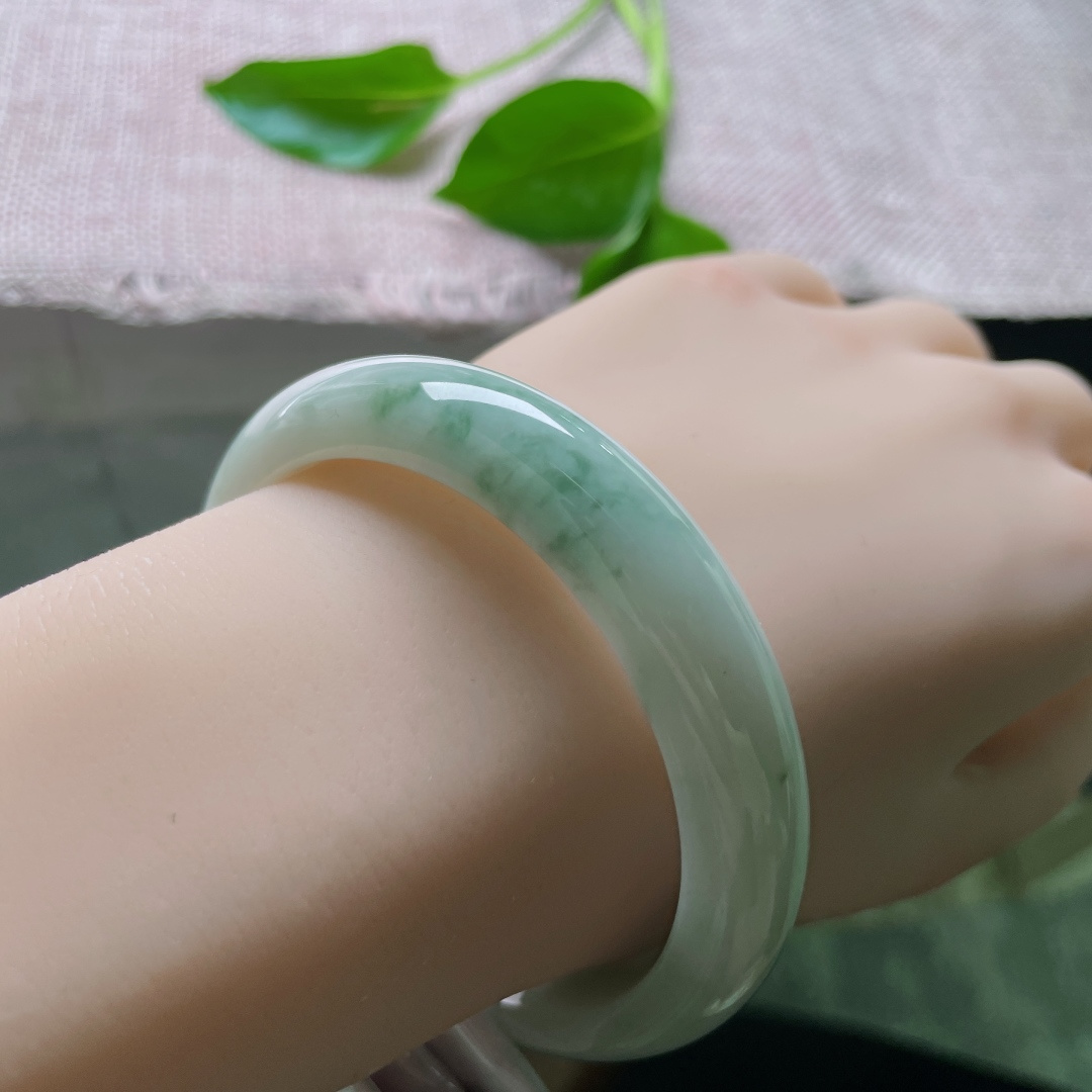 56.6/11.7/7.7飘花正圈，水润细腻，优雅大方，一抹飘花，清心，有纹，ss51765a