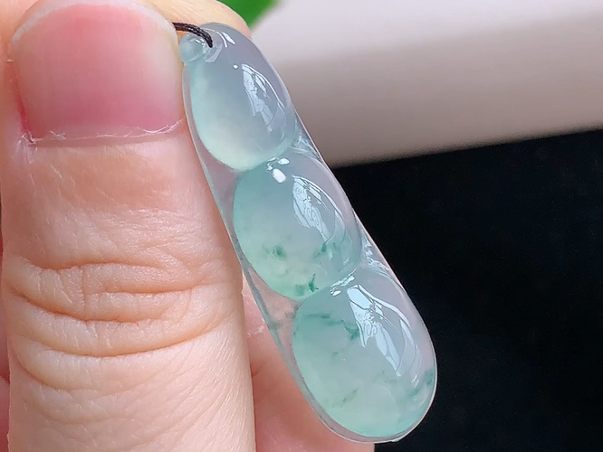 ️ 四季豆，尺寸37.5/12.4/5.6mm，包A附证书