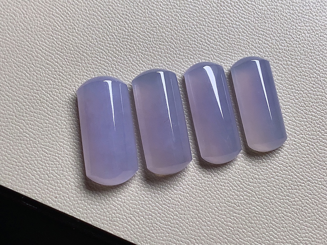 ️ 粉紫马鞍形，紫色漂亮，种水，无裂，尺寸20*9.3*5.2、19*7.5*4.2，编号