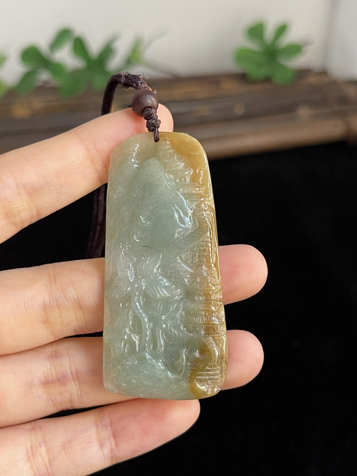 翡翠山水，配珠未测