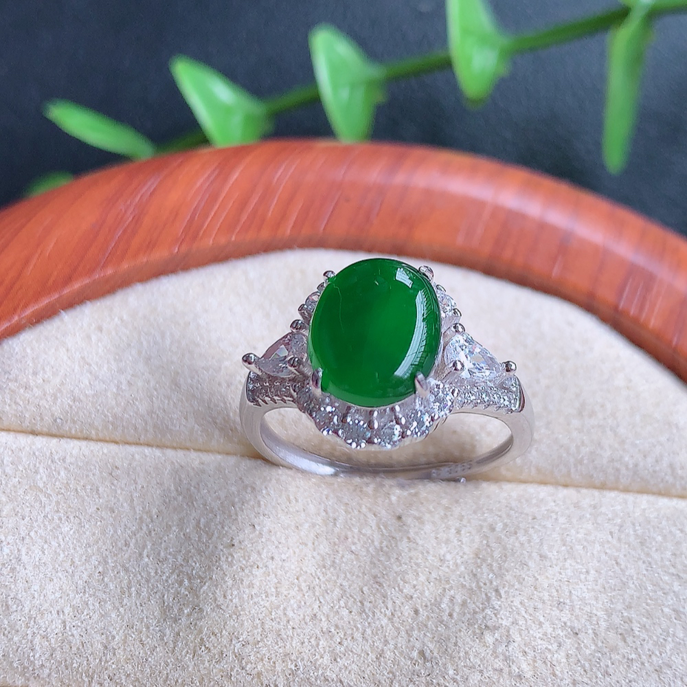冰润满绿精美翡翠蛋面戒指  玉质细腻  冰清玉润  飘花灵动  颜色漂亮  W502.27  内径尺