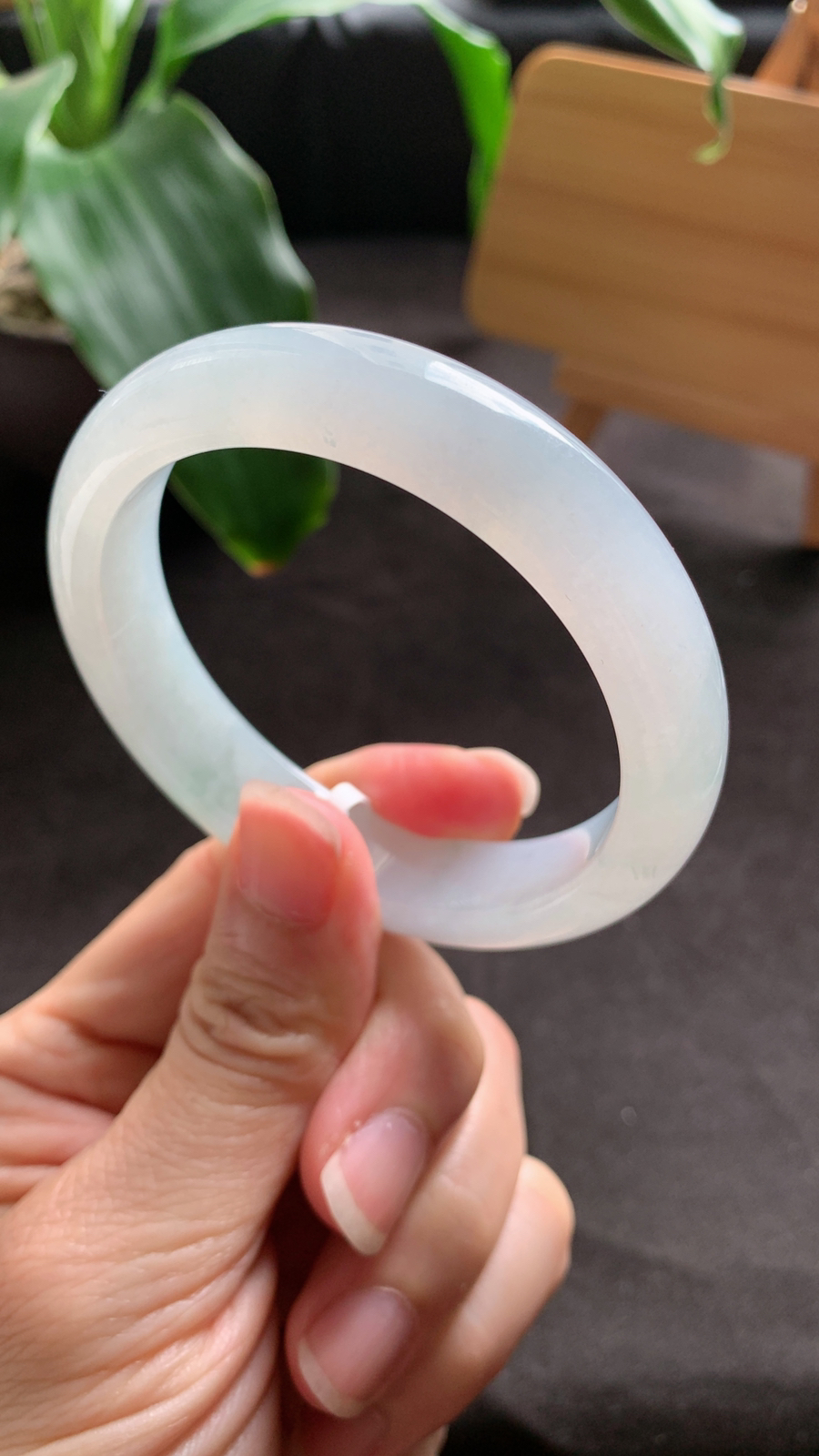 56圈口 天然A货翡翠手镯 清新 种水好 显气质