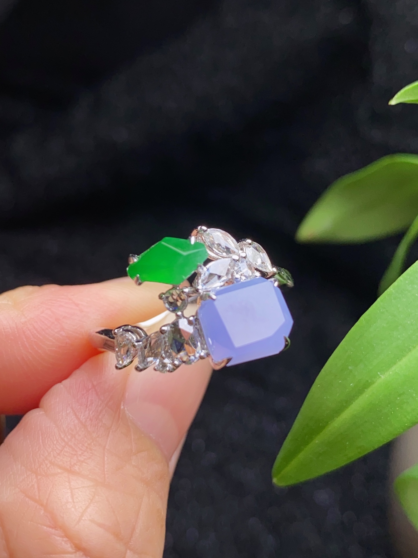 ️，紫罗兰，精美戒，18k金镶：12.3*11.4*5.4，裸石：7.2*6.5*3.5，圈口：15