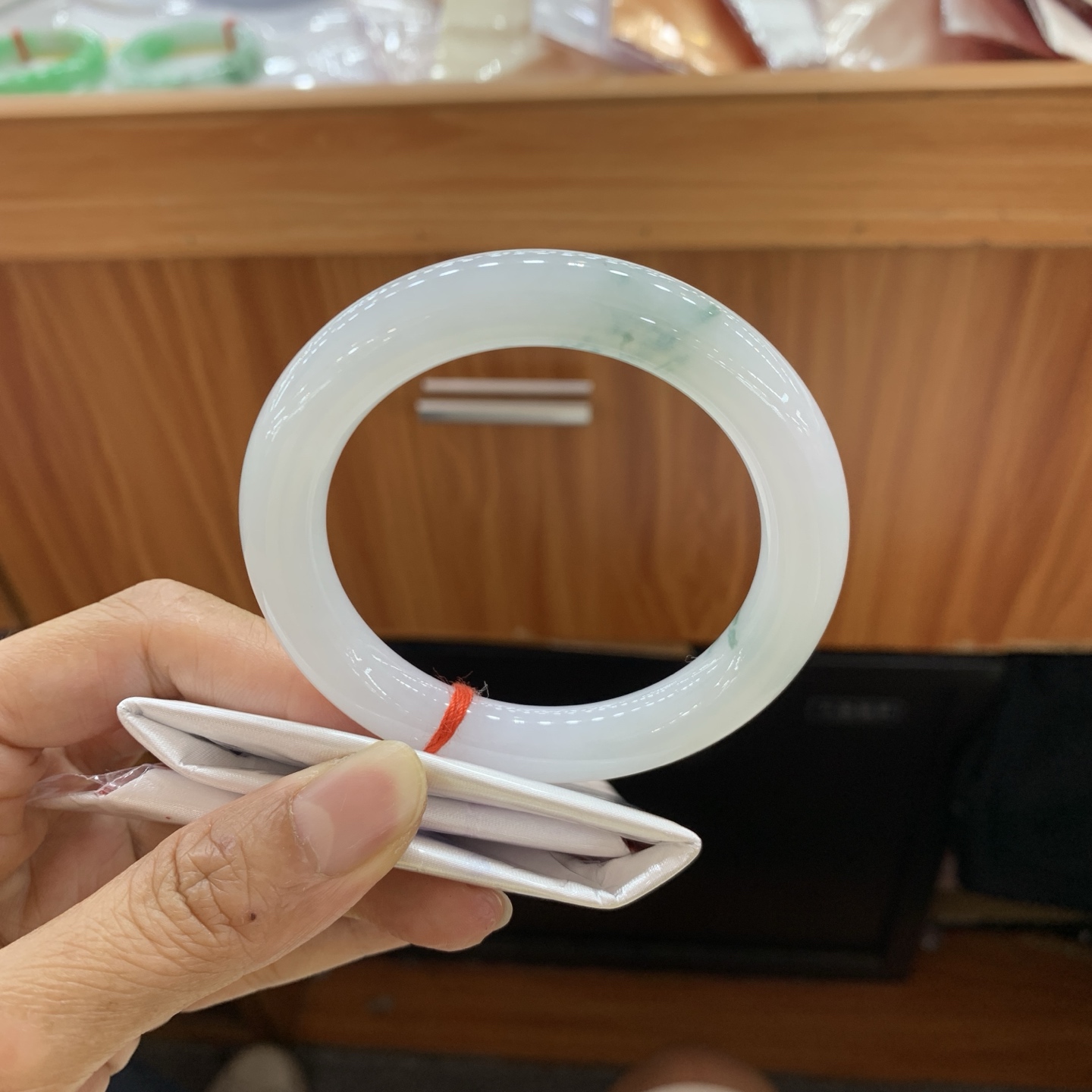 042804FN，冰飘花圆条翡翠手镯，54.5-10.5-10.3