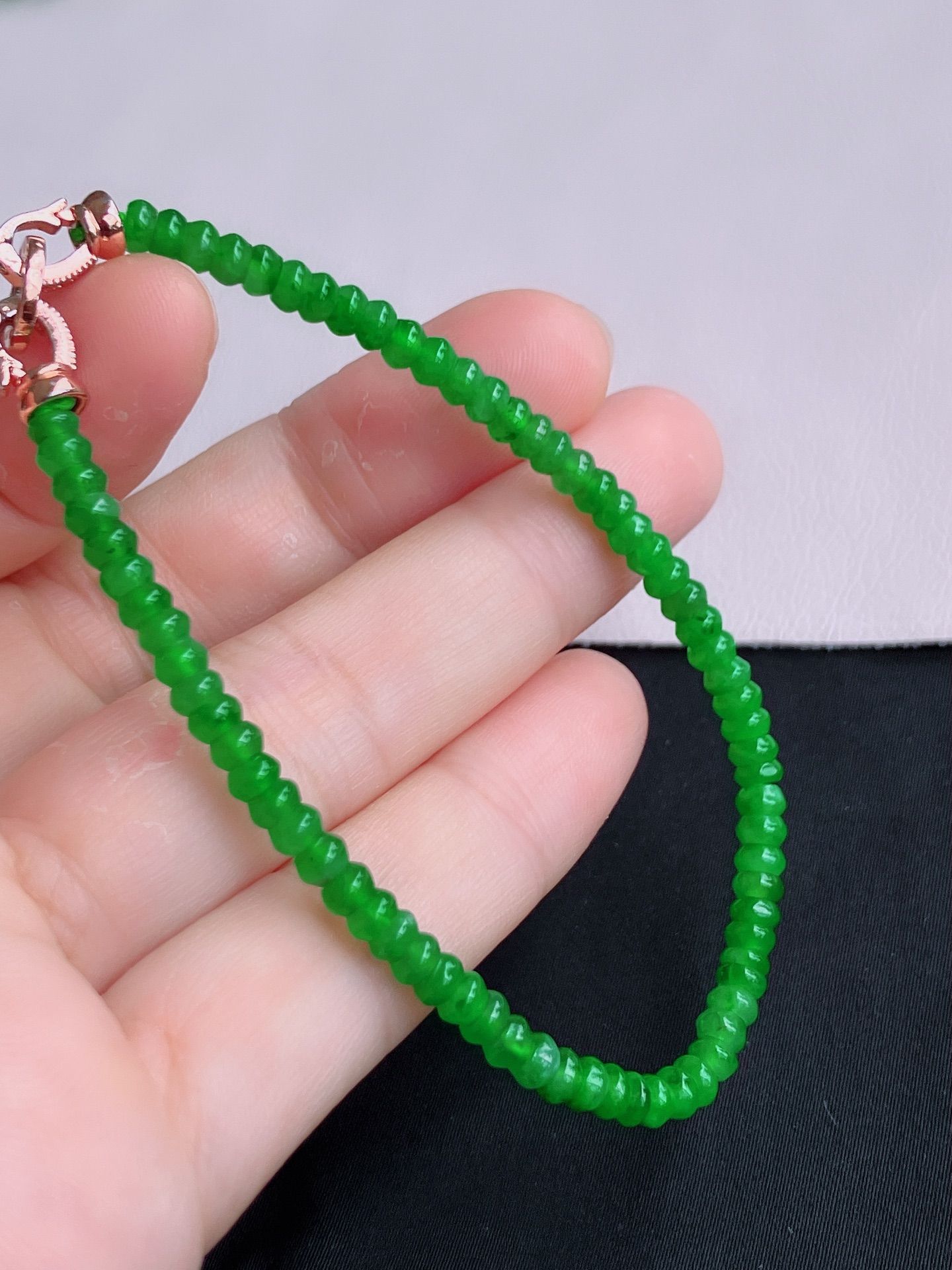 ️，翠绿手链，色美清爽，尺寸4，自然光实拍