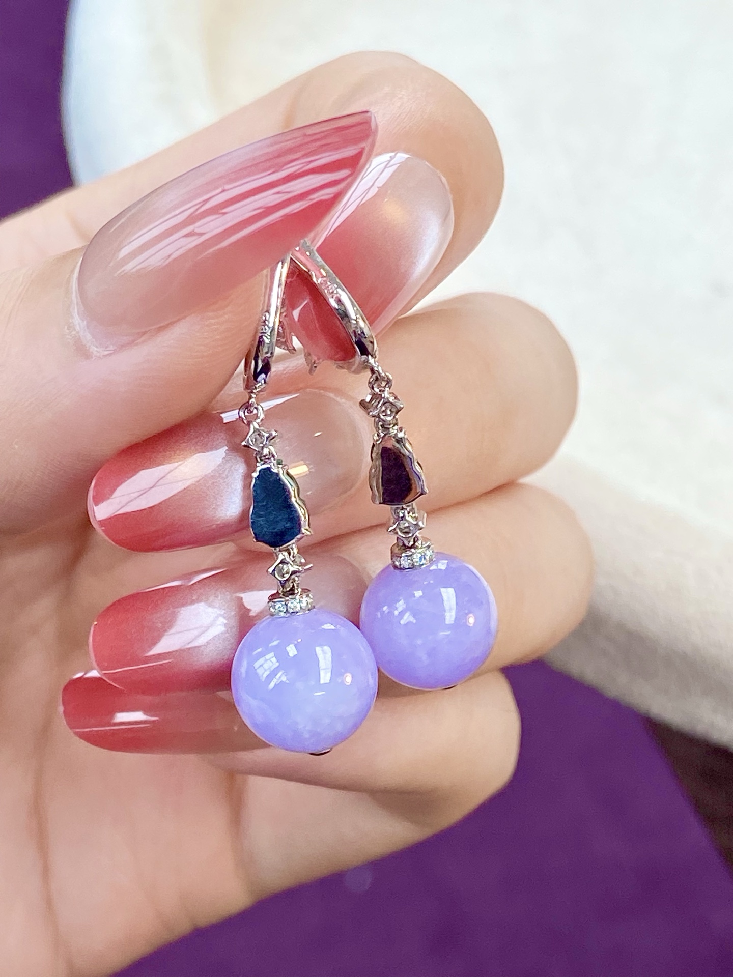 ️冰紫耳坠，紫气东来，翠色葫芦点缀，是福禄也是灵动，佩戴上耳瞬间提升整体气质 温柔又显贵：38.8，裸石：10.5mm，无裂
