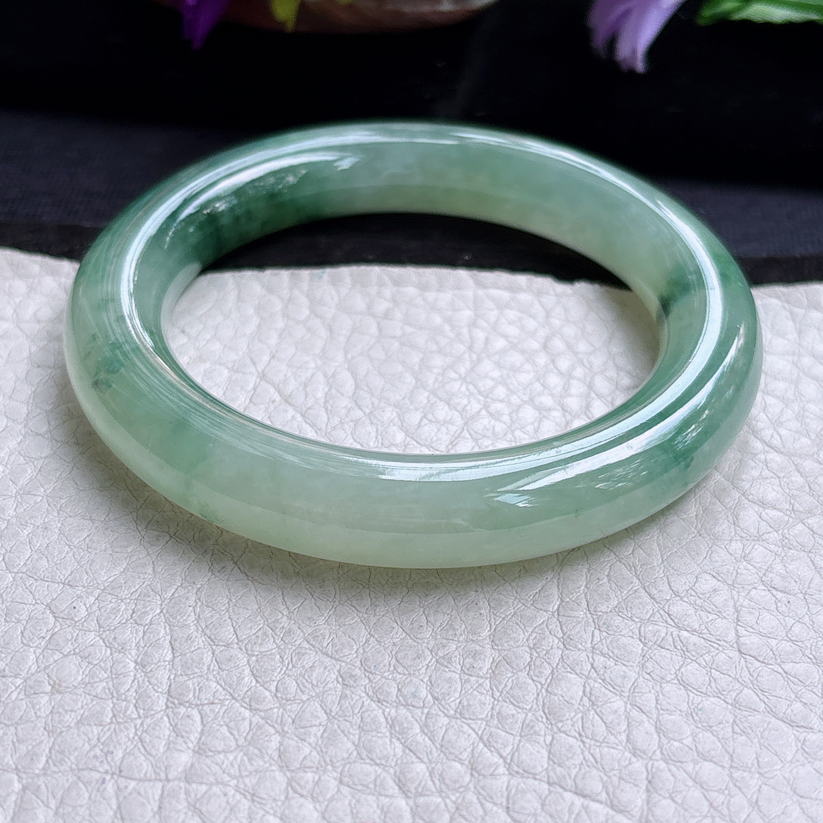 ss实拍54.5*10.8*11美人镯 缅甸翡翠a货手镯满绿飘花圆条玉镯子