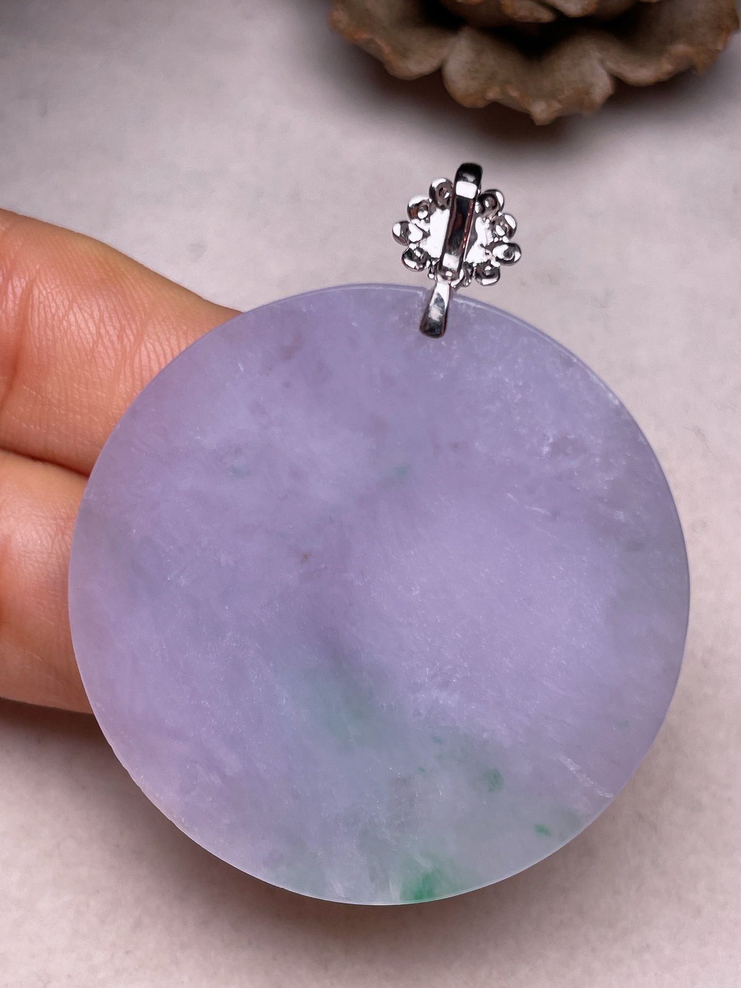 ️ 18k金镶平安无事牌，冰糯种满紫，无裂，一手货源整体长47.8