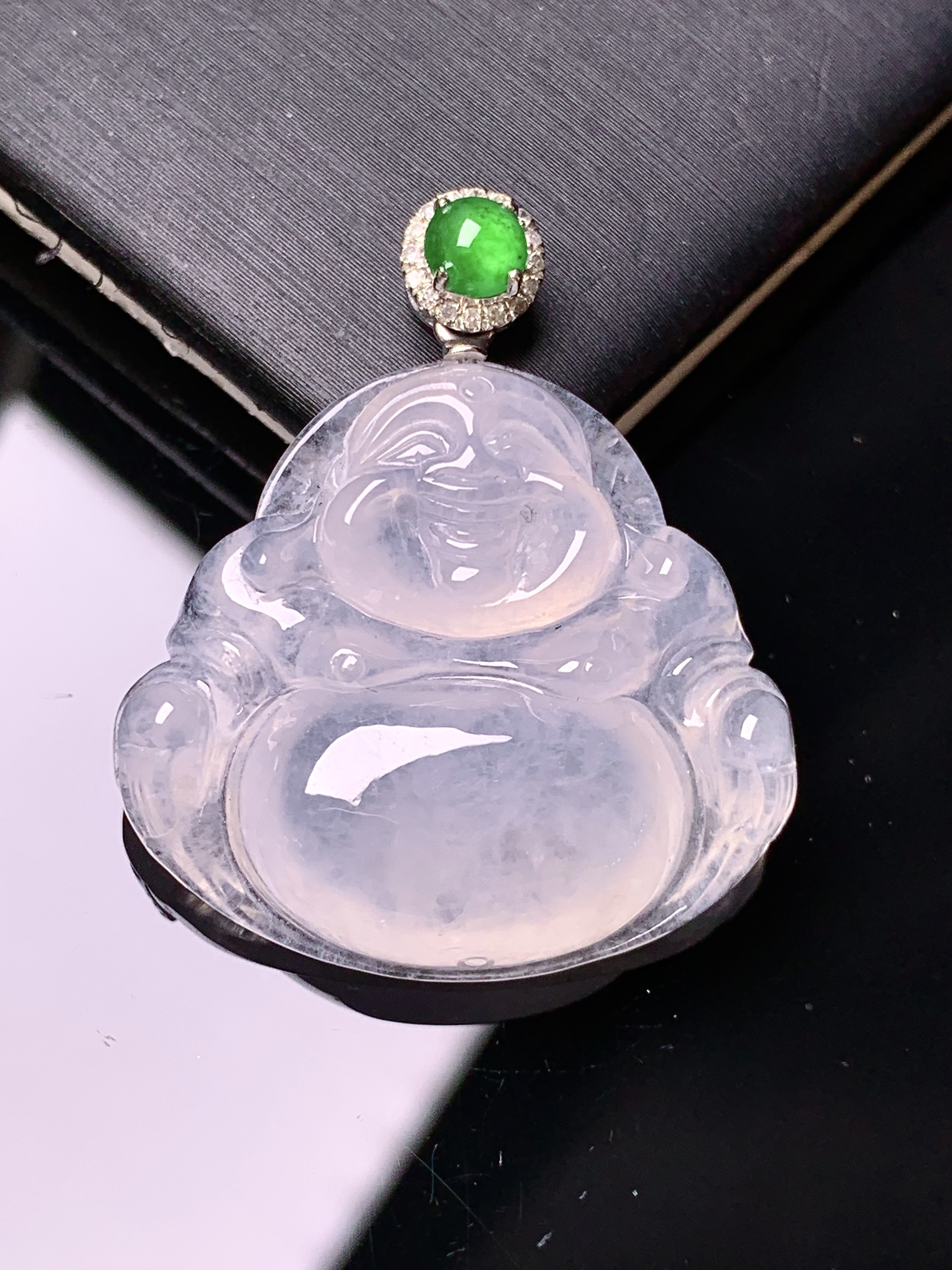 18k金钻镶嵌冰种佛公吊坠 玉质细腻 色泽艳丽清新 水润亮眼 整体尺寸31.6*27*6yz