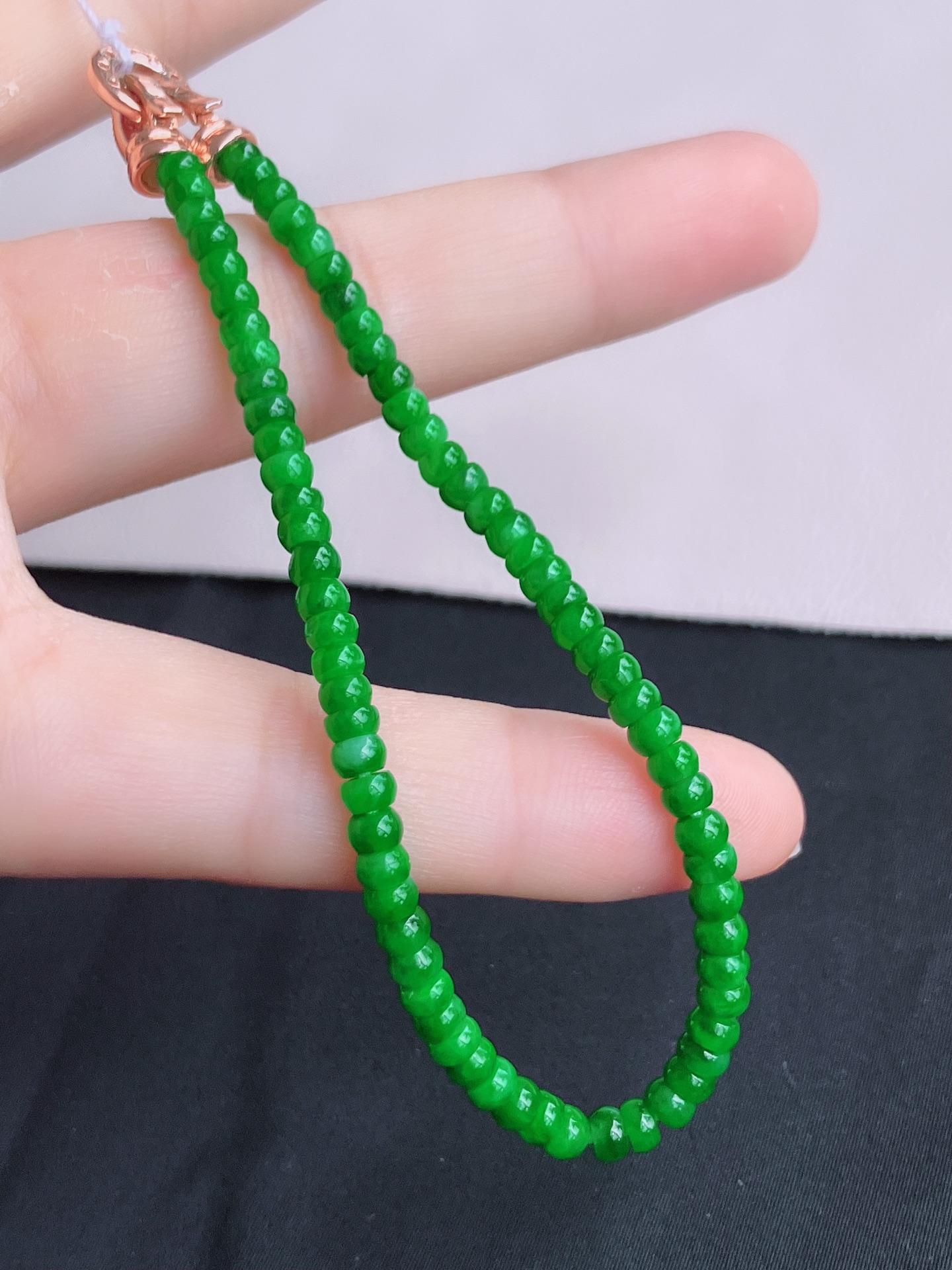 ️翠绿手链，色美清爽，尺寸4，自然光实拍