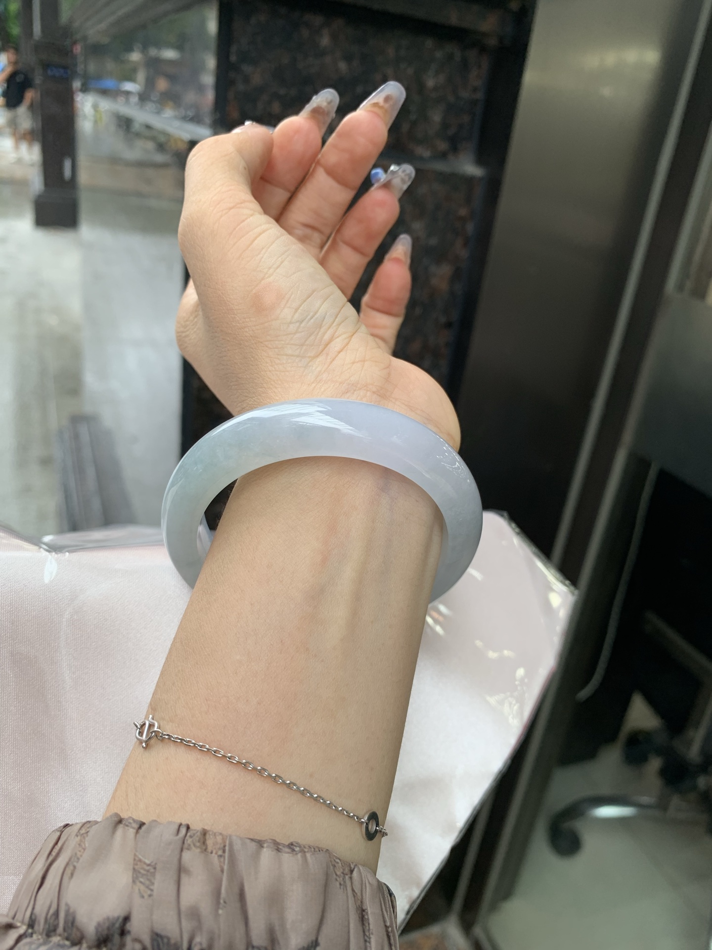 冰飘花正圈，57-8.5-13，0429-H363-81，打灯棉絮，底妆冰透，胶润细腻，蓝花灵动飘逸，勾勒出一幅唯美诗意的山水意境画，古典优雅又秀气