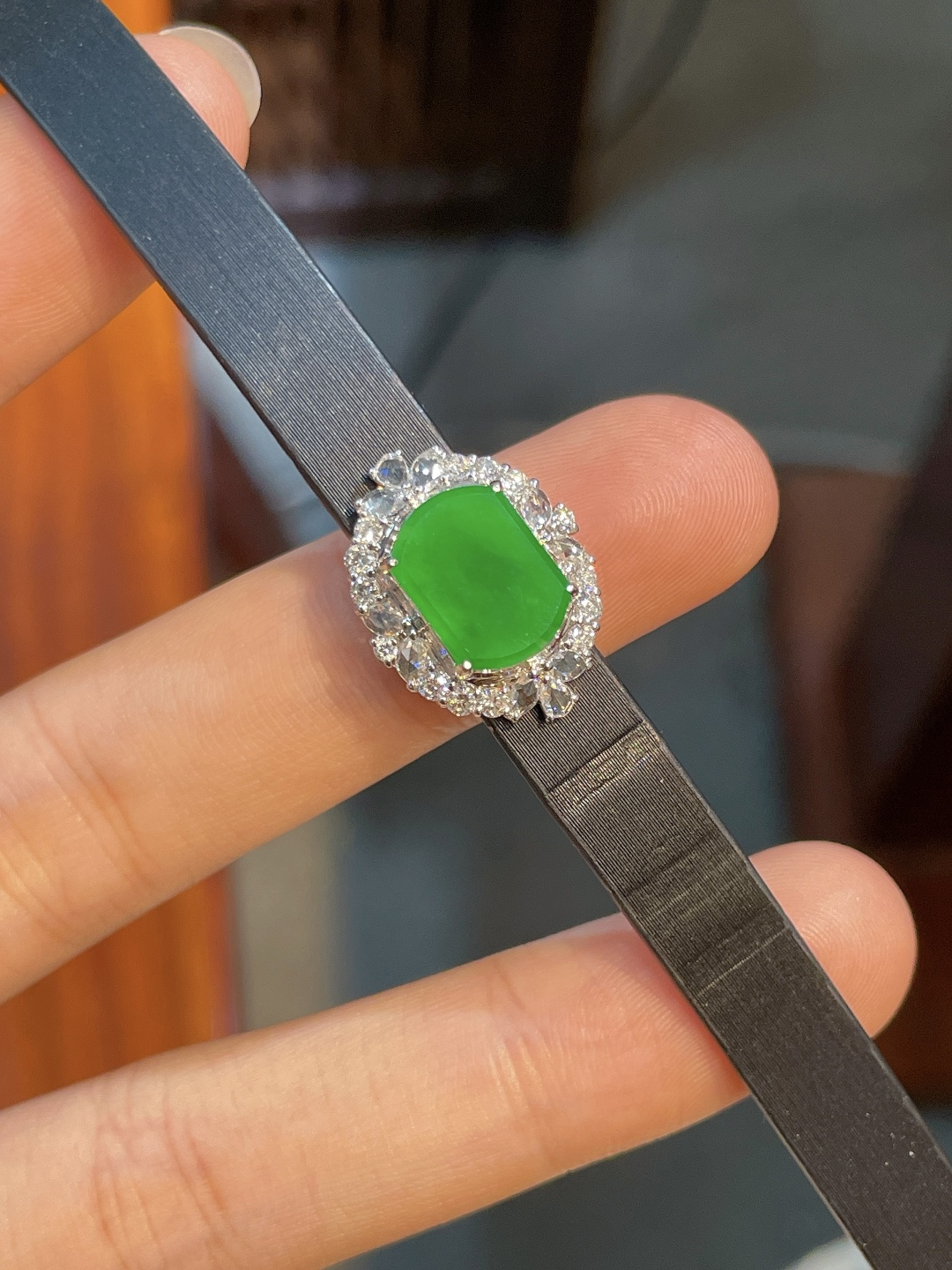 阳绿手链，，18k金镶嵌，8.6/11.1/2.2