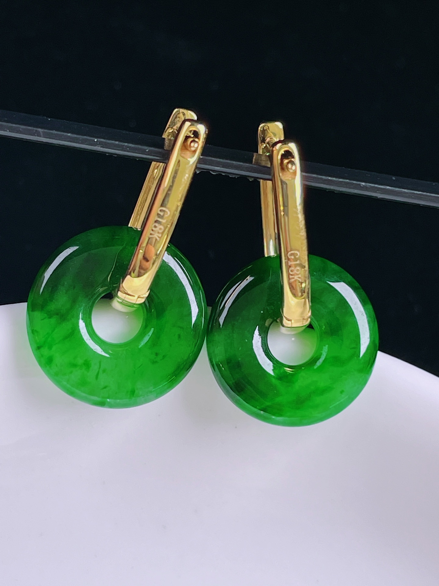 ️辣绿耳坠，老种起光，细底通透，尺寸：裸石14/2.8mm，0429