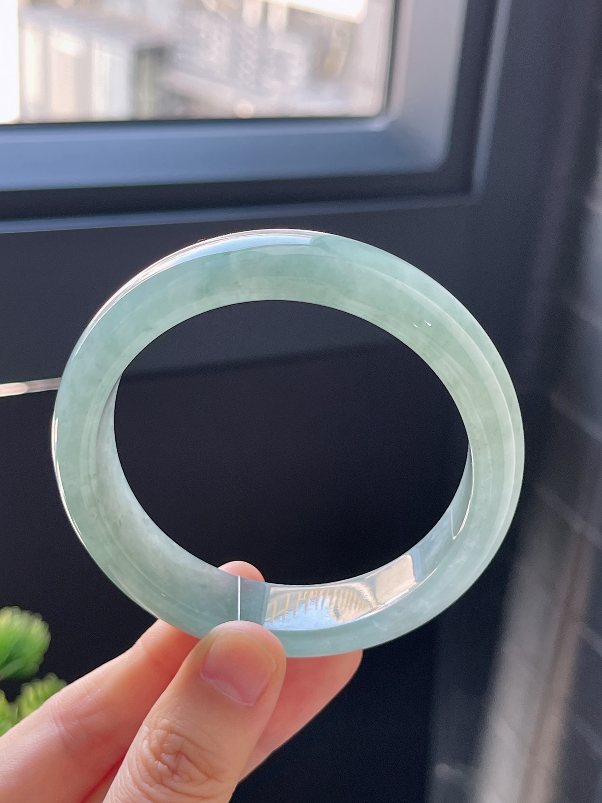 正圈56.9圈口，翡翠冰糯种灰绿色手镯