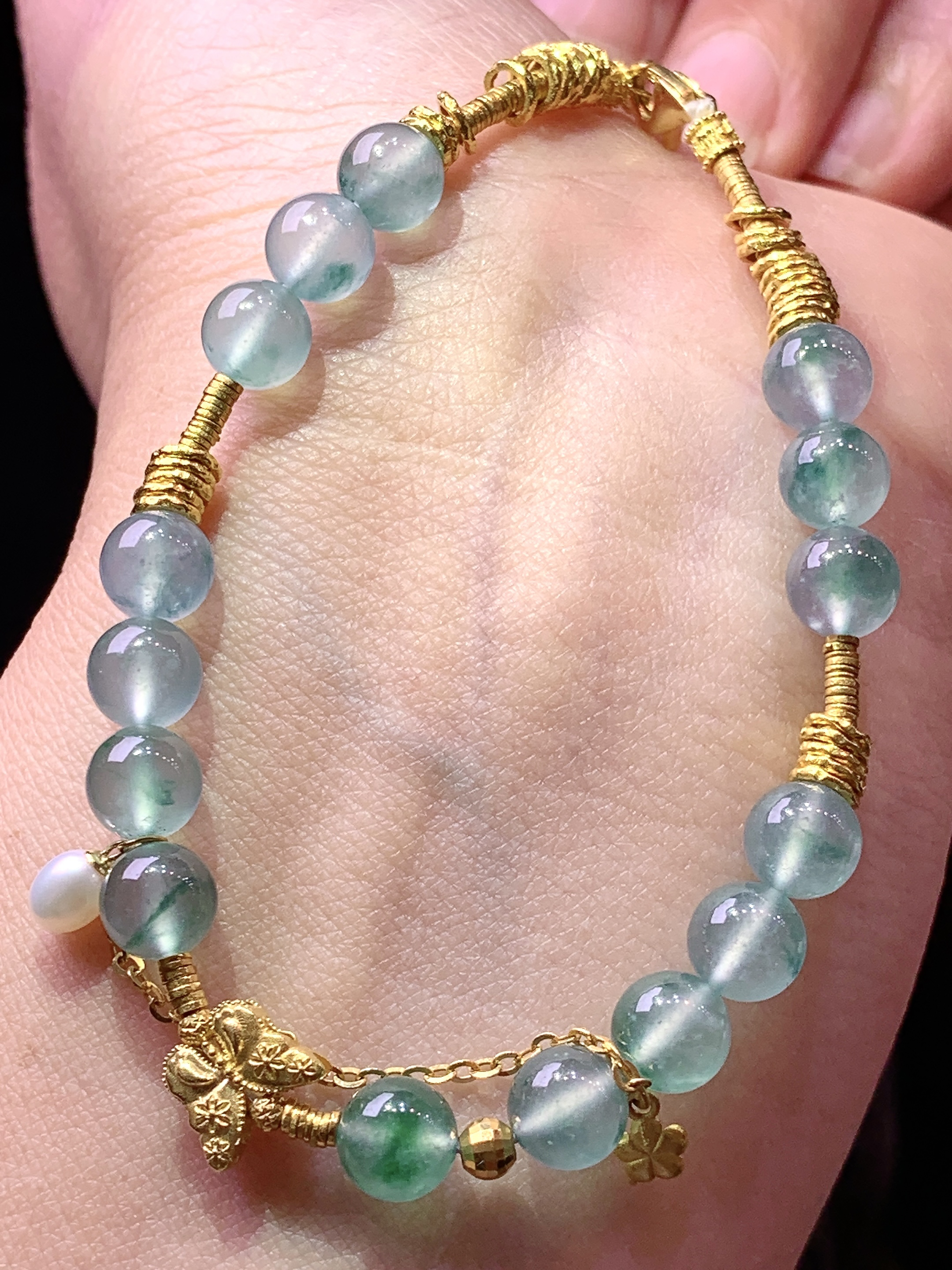 18k金镶嵌冰飘绿圆珠手链 玉质细腻 色泽艳丽清新 水润亮眼 整体尺寸6.2m5