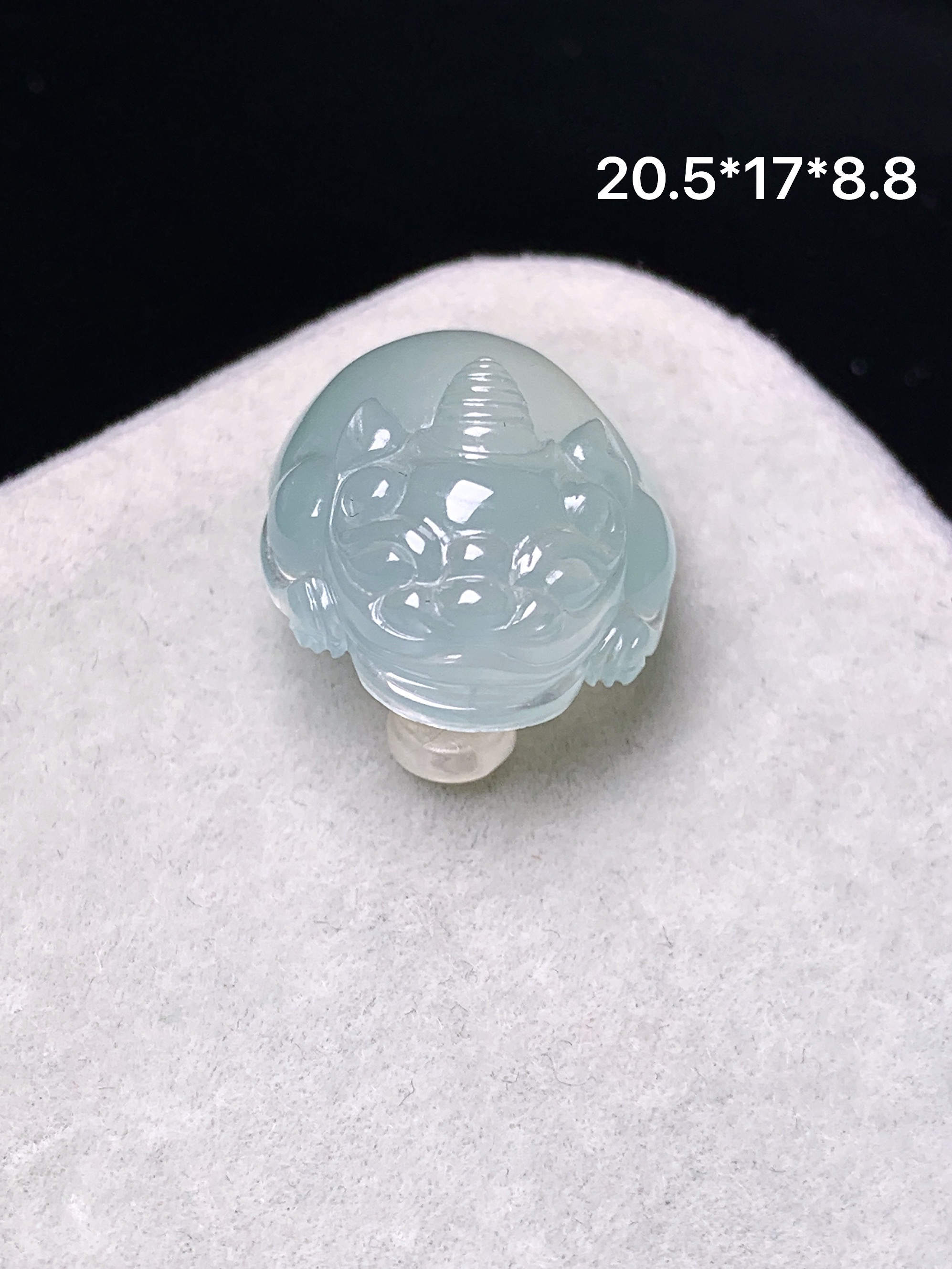 冰种貔貅吊坠 玉质细腻 色泽艳丽清新 水润亮眼 整体尺寸20.5*17*8.8f4