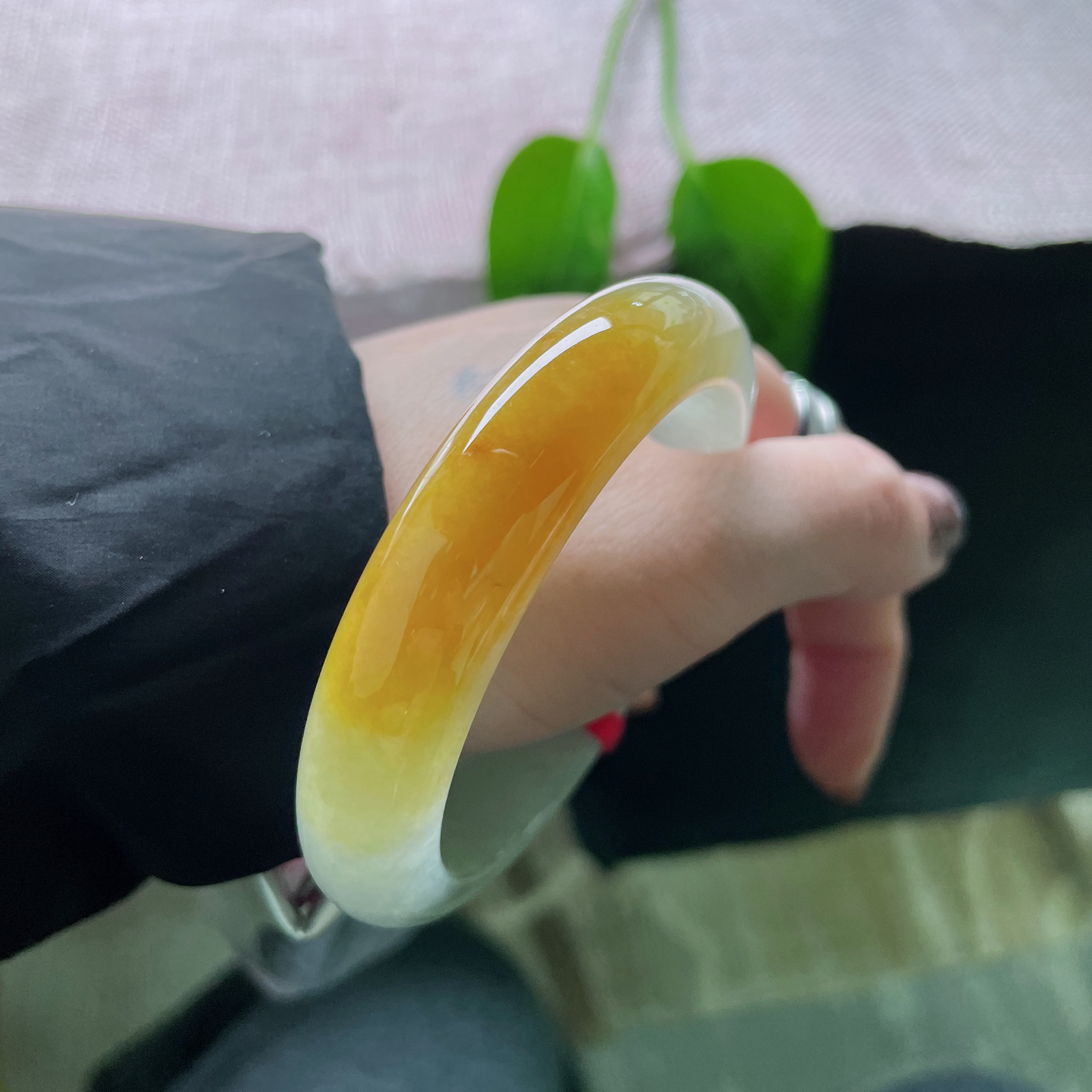 54.6/12.7/8.3，黄翡正圈，腕上生秋，内有乾坤。是落日熔金，也是晨光熹微。ss49592a..