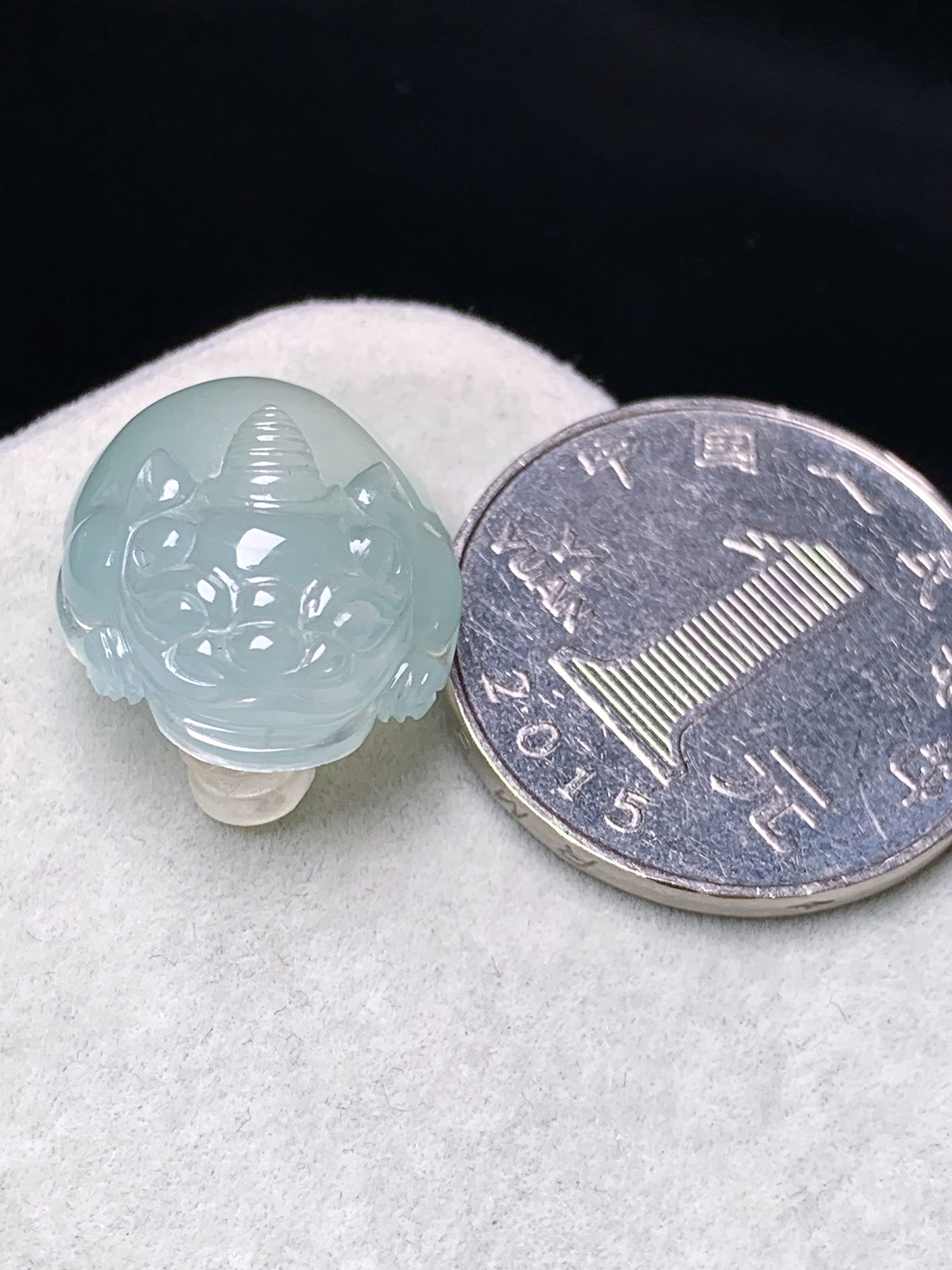 冰种貔貅吊坠 玉质细腻 色泽艳丽清新 水润亮眼 整体尺寸20.5*17*8.8f4