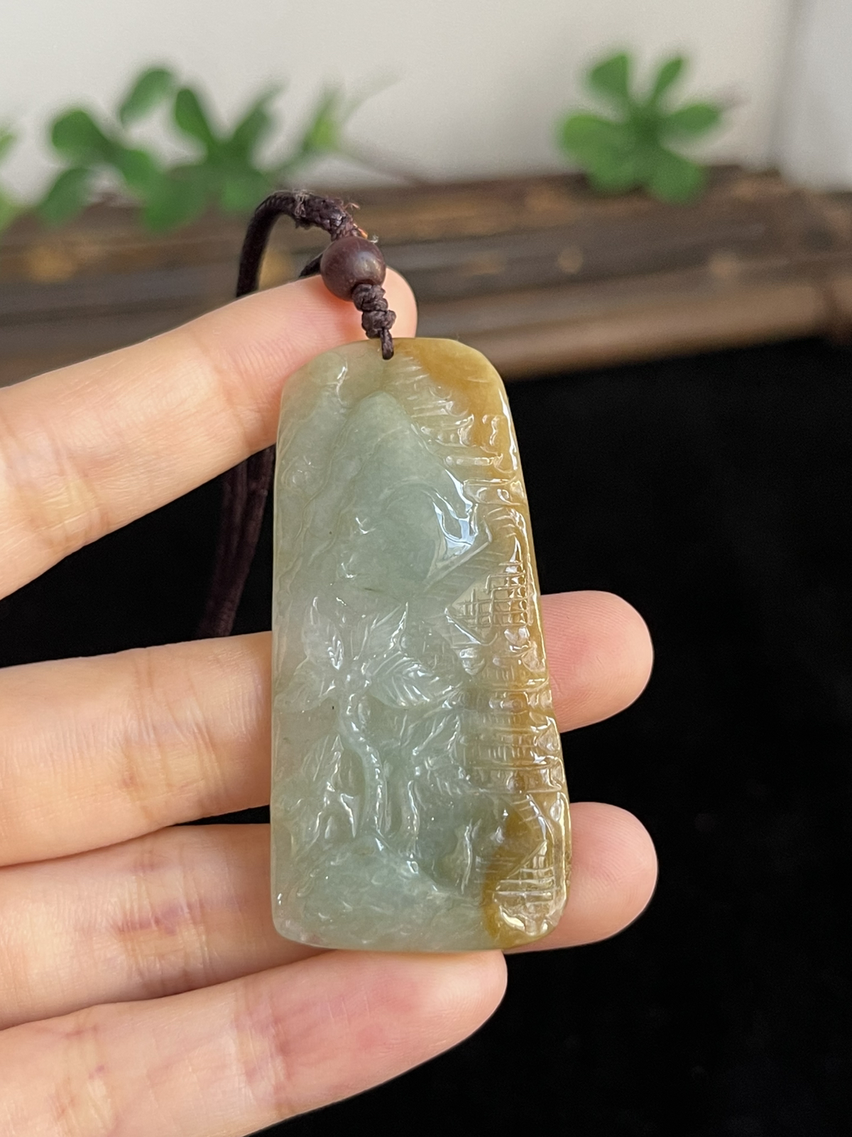 翡翠山水，配珠未测