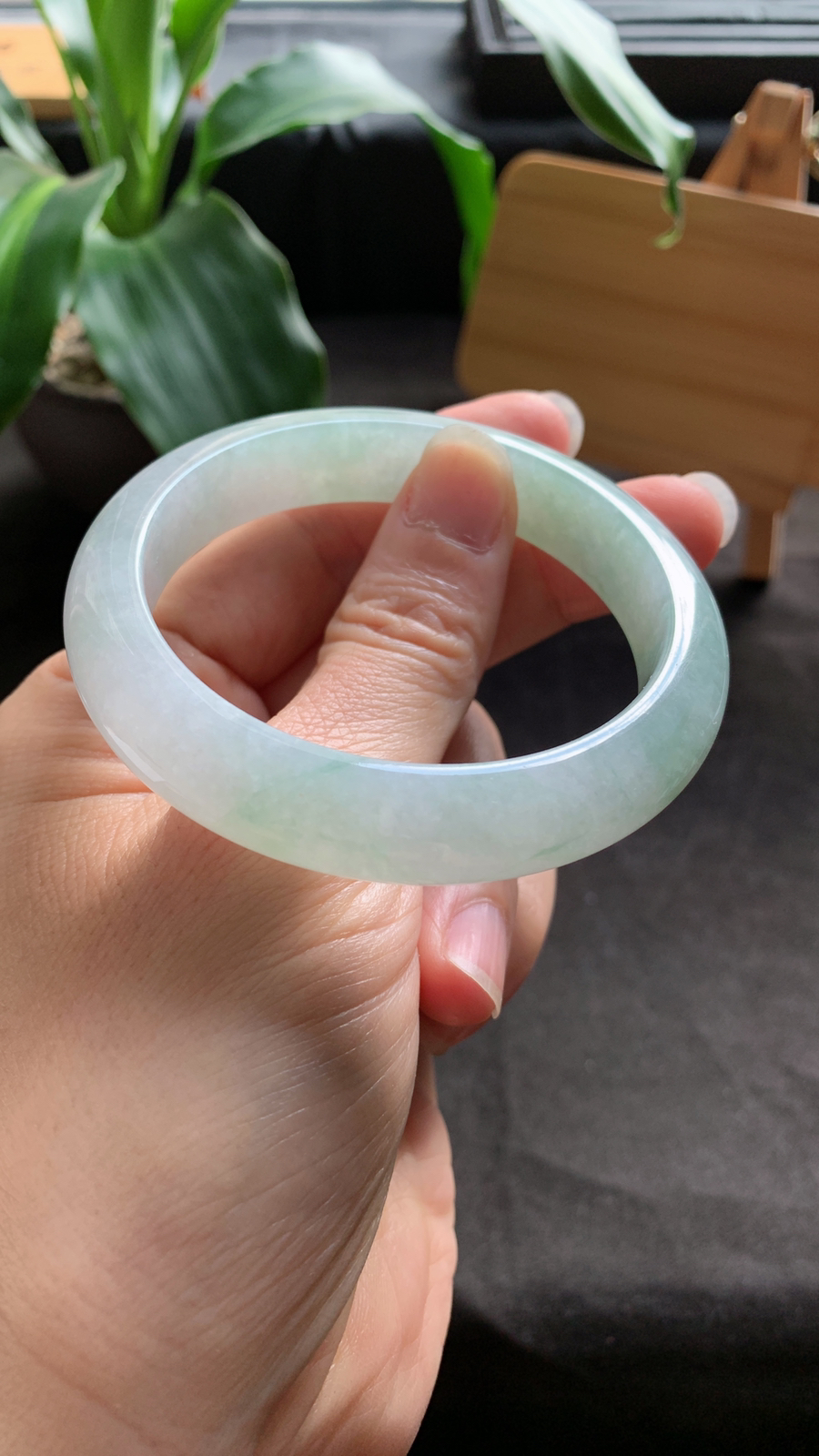 57圈口 天然A货翡翠手镯 种水好 细腻水润